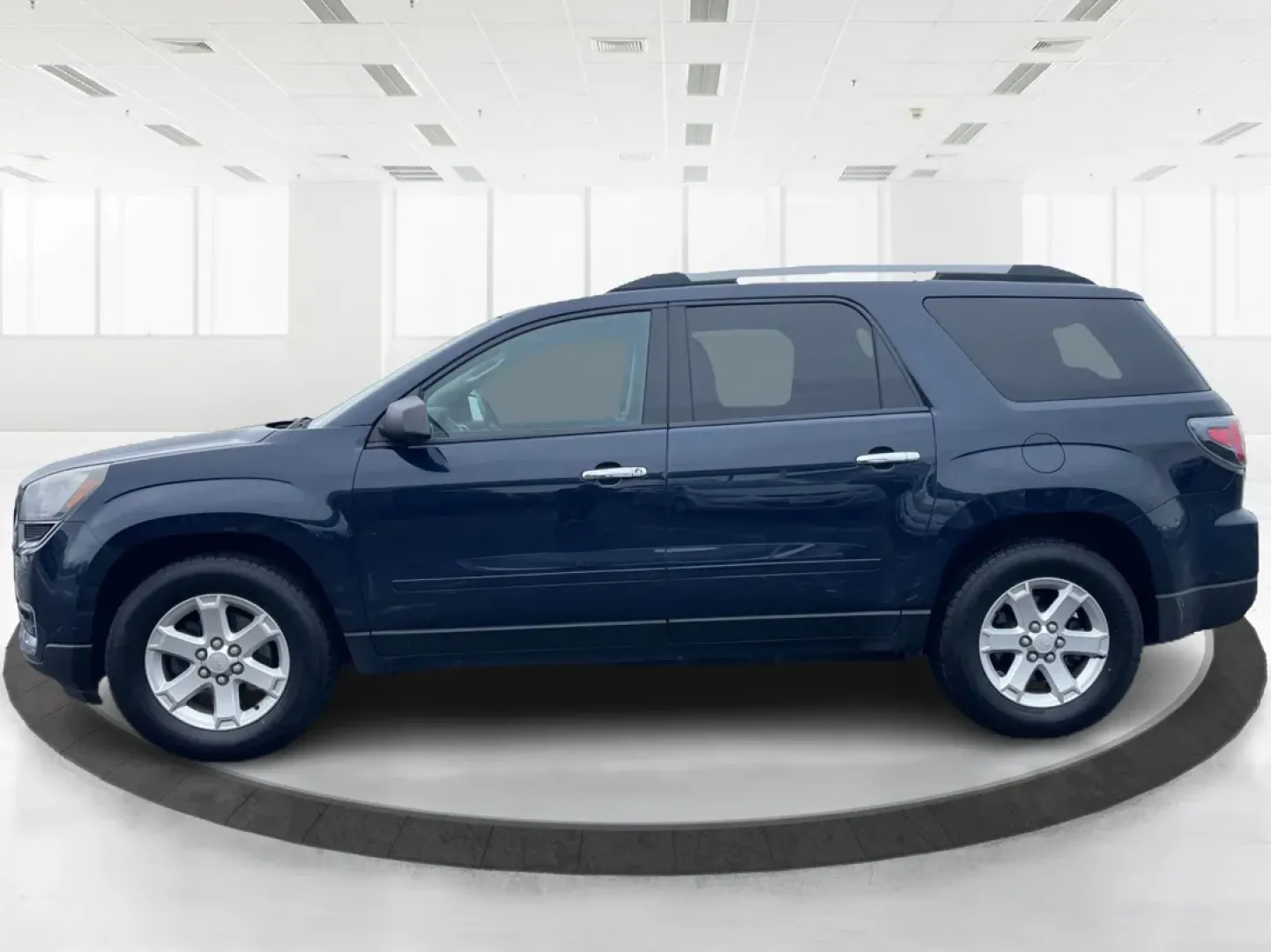 2015 GMC Acadia SLE-2 (1GKKVPKD6FJ) with an 3.6L V-6 gasoline direct injection engine, located at 1230 East Main St, Xenia, OH, 45385, (937) 908-9800, 39.688026, -83.910172 - Third Row - Photo#20