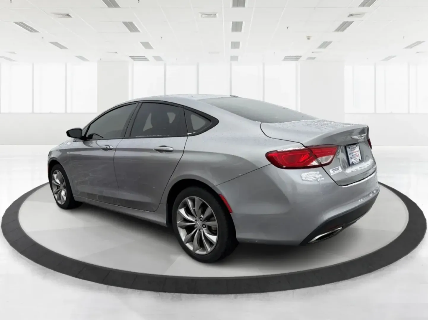 2016 Chrysler 200 S (1C3CCCBB3GN) with an Other engine, located at 1951 S Dayton Lakeview Rd., New Carlisle, OH, 45344, (937) 908-9800, 39.890999, -84.050255 - **Elevate Your Commute with the 2016 Chrysler 200 S at Advantage Car and Credit - Vandalia!**<br /> <br /> Are you looking for the perfect blend of style, comfort, and performance for your daily commute or family outings? The 2016 Chrysler 200 S is your ideal companion, offering a sophisticated seda - Photo#4