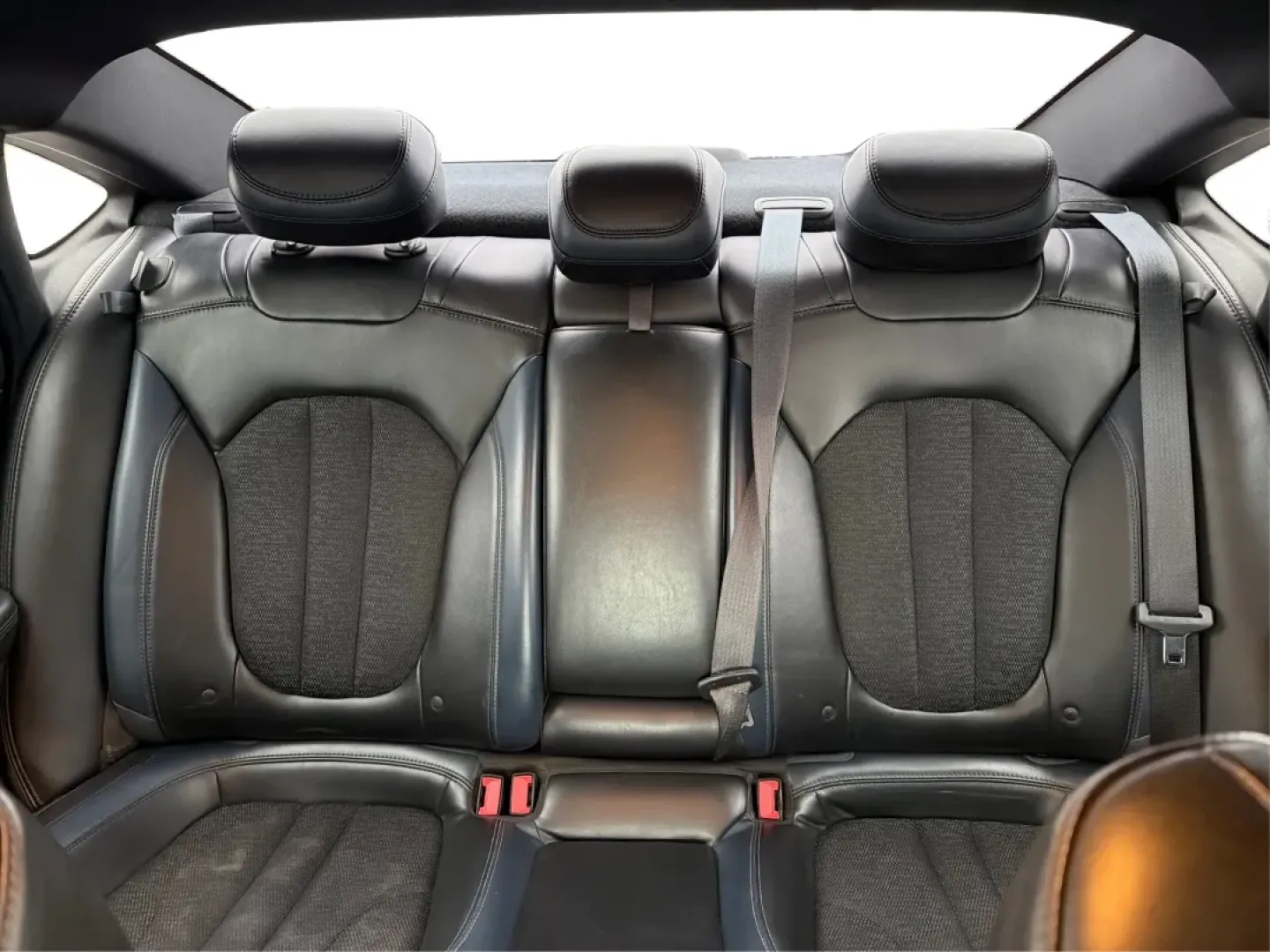 2016 Chrysler 200 S (1C3CCCBB3GN) with an Other engine, located at 1951 S Dayton Lakeview Rd., New Carlisle, OH, 45344, (937) 908-9800, 39.890999, -84.050255 - **Elevate Your Commute with the 2016 Chrysler 200 S at Advantage Car and Credit - Vandalia!**<br /> <br /> Are you looking for the perfect blend of style, comfort, and performance for your daily commute or family outings? The 2016 Chrysler 200 S is your ideal companion, offering a sophisticated seda - Photo#14