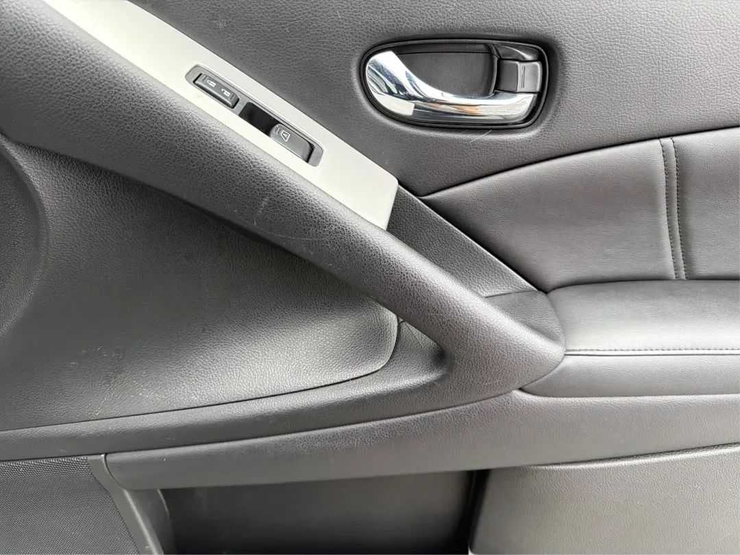 2014 Nissan Murano SL AWD (JN8AZ1MW2EW) with an 3.5L V6 DOHC 24V engine, Continuously Variable Transmission transmission, located at 1184 Kauffman Ave, Fairborn, OH, 45324, (937) 908-9800, 39.807072, -84.030914 - 2014 Nissan Murano SL AWD - Photo#19