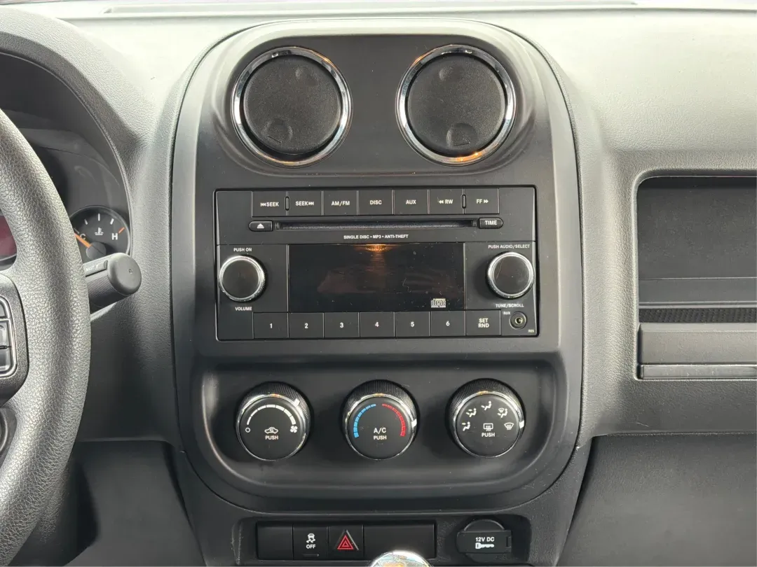 2015 Jeep Patriot Altitude Edition (1C4NJPBA7FD) with an 2L I-4 DOHC engine, located at 1184 Kauffman Ave, Fairborn, OH, 45324, (937) 908-9800, 39.807072, -84.030914 - 2015 Jeep Patriot Altitude Edition - Photo#13