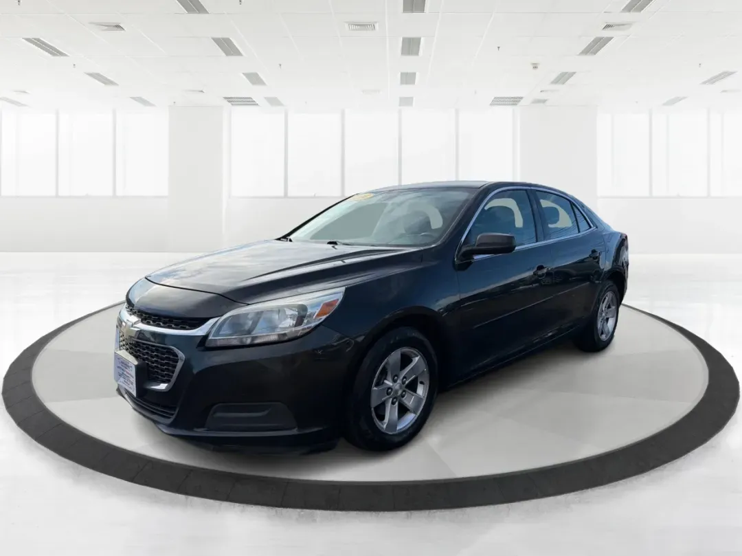 2014 Chevrolet Malibu 1LS (1G11B5SL3EF) with an ECOTEC 2.5L I-4 gasoline direct injection engine, located at 1230 East Main St, Xenia, OH, 45385, (937) 908-9800, 39.688026, -83.910172 - Discover the perfect blend of style, comfort, and performance with the 2014 Chevrolet Malibu 1LS, now available at Advantage Car and Credit in Xenia, OH! If you're seeking a dependable vehicle for your daily commute, weekend getaways, or family outings, this sedan is designed to meet your needs. Wit - Photo#8