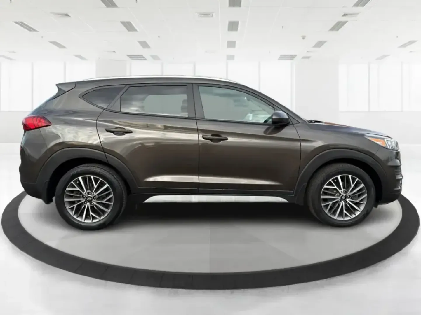 2019 Hyundai Tucson SEL (KM8J3CAL6KU) with an Theta 2.4L I-4 gasoline direct injection engine, 6A transmission, located at 1184 Kauffman Ave, Fairborn, OH, 45324, (937) 908-9800, 39.807072, -84.030914 - **Adventure Awaits with the 2019 Hyundai Tucson SEL at Advantage Car and Credit - Fairborn!**<br /> <br /> Are you ready to elevate your lifestyle and explore the great outdoors? The 2019 Hyundai Tucson SEL is the perfect companion for both weekend adventures and everyday commutes. With its spacious - Photo#1