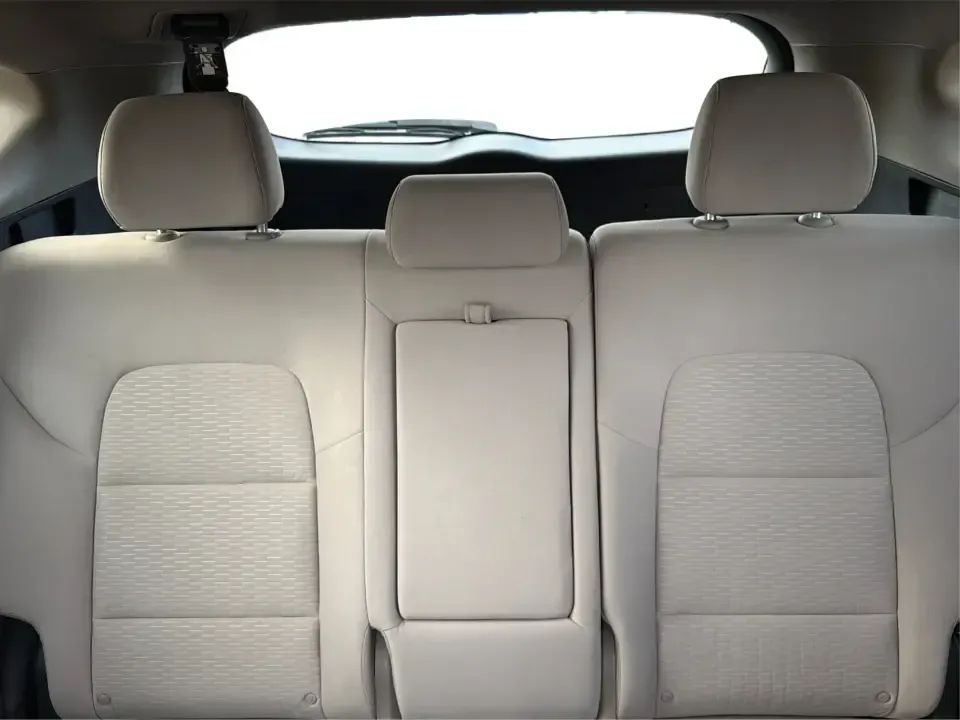 2019 Hyundai Tucson SEL (KM8J3CAL6KU) with an Theta 2.4L I-4 gasoline direct injection engine, 6A transmission, located at 1099 N County Rd 25A, Troy, OH, 45373, (937) 908-9800, 40.057079, -84.212883 - **Adventure Awaits with the 2019 Hyundai Tucson SEL at Advantage Car and Credit - Fairborn!**<br /> <br /> Are you ready to elevate your lifestyle and explore the great outdoors? The 2019 Hyundai Tucson SEL is the perfect companion for both weekend adventures and everyday commutes. With its spacious - Photo#14