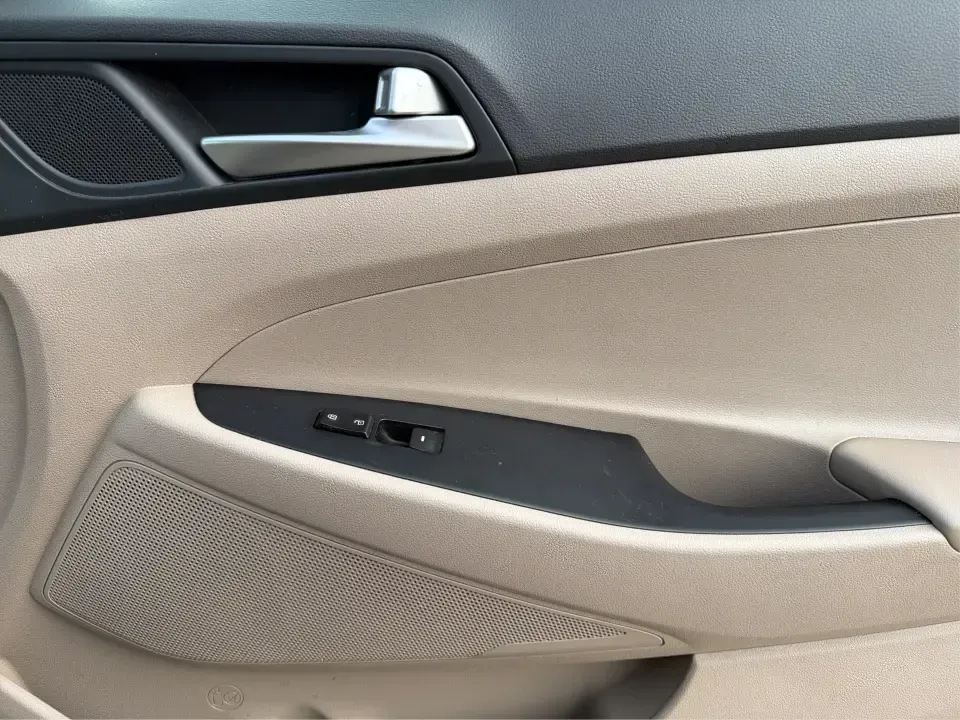 2019 Hyundai Tucson SEL (KM8J3CAL6KU) with an Theta 2.4L I-4 gasoline direct injection engine, 6A transmission, located at 1099 N County Rd 25A, Troy, OH, 45373, (937) 908-9800, 40.057079, -84.212883 - **Adventure Awaits with the 2019 Hyundai Tucson SEL at Advantage Car and Credit - Fairborn!**<br /> <br /> Are you ready to elevate your lifestyle and explore the great outdoors? The 2019 Hyundai Tucson SEL is the perfect companion for both weekend adventures and everyday commutes. With its spacious - Photo#19