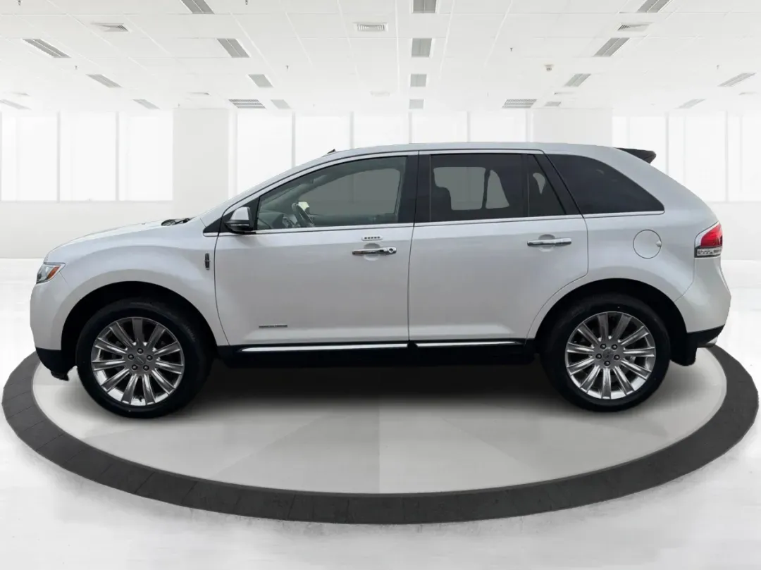 2014 Lincoln MKX Base (2LMDJ8JK2EB) with an Other engine, located at 1230 East Main St, Xenia, OH, 45385, (937) 908-9800, 39.688026, -83.910172 - **Unleash Your Adventures with This 2014 Lincoln MKX at Advantage Car and Credit - Moraine!**<br /> <br /> Are you ready to elevate your driving experience? Whether you're commuting through the bustling roads of Moraine or embarking on weekend getaways to nearby attractions like the beautiful Dayton - Photo#5