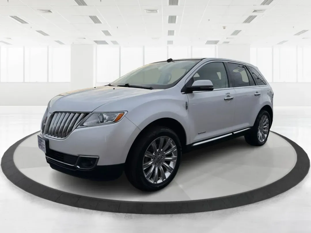 2014 Lincoln MKX Base (2LMDJ8JK2EB) with an Other engine, located at 1230 East Main St, Xenia, OH, 45385, (937) 908-9800, 39.688026, -83.910172 - **Unleash Your Adventures with This 2014 Lincoln MKX at Advantage Car and Credit - Moraine!**<br /> <br /> Are you ready to elevate your driving experience? Whether you're commuting through the bustling roads of Moraine or embarking on weekend getaways to nearby attractions like the beautiful Dayton - Photo#8