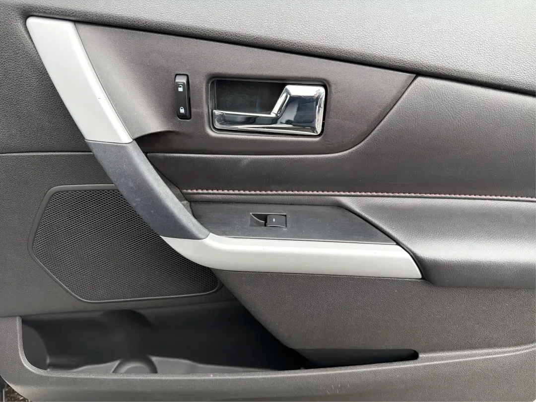 2013 Ford Edge Limited (2FMDK4KC5DB) with an 3.5L V-6 DOHC engine, located at 1951 S Dayton Lakeview Rd., New Carlisle, OH, 45344, (937) 908-9800, 39.890999, -84.050255 - ### Elevate Your Lifestyle with the 2013 Ford Edge Limited at Advantage Car and Credit in New Carlisle, OH!<br /> <br /> Are you ready to upgrade your family adventures, daily commutes, or weekend getaways? The 2013 Ford Edge Limited is here to transform your driving experience! With its sophisticat - Photo#20