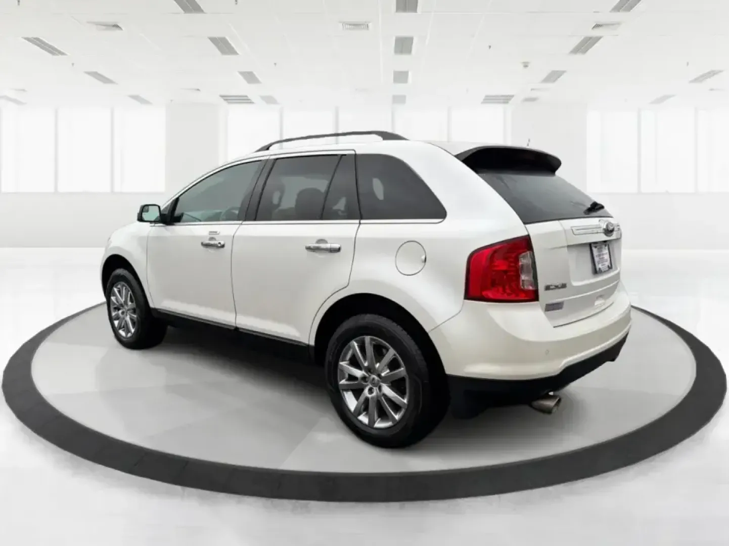 2013 Ford Edge Limited (2FMDK4KC5DB) with an 3.5L V-6 DOHC engine, 6-Speed Automatic transmission, located at 1951 S Dayton Lakeview Rd., New Carlisle, OH, 45344, (937) 908-9800, 39.890999, -84.050255 - ### Elevate Your Lifestyle with the 2013 Ford Edge Limited at Advantage Car and Credit in New Carlisle, OH!<br /> <br /> Are you ready to upgrade your family adventures, daily commutes, or weekend getaways? The 2013 Ford Edge Limited is here to transform your driving experience! With its sophisticat - Photo#4