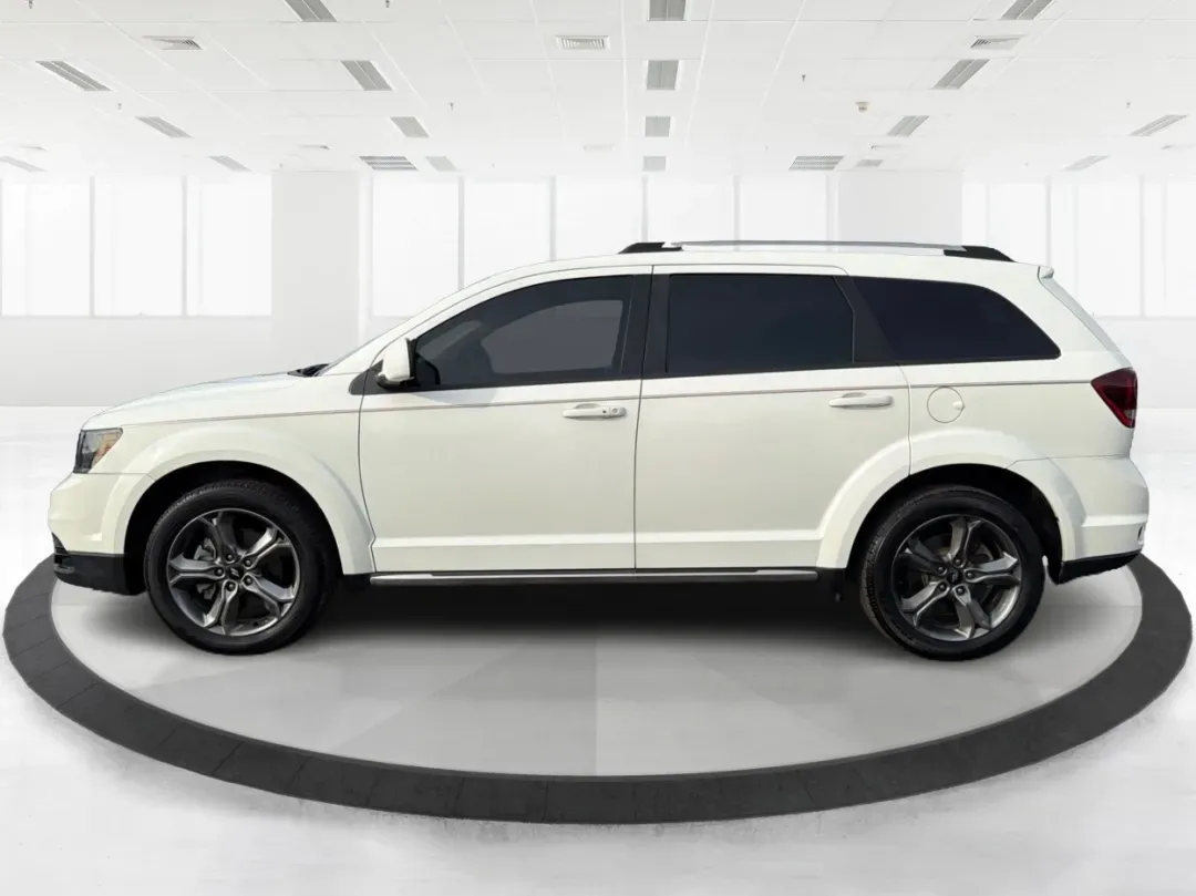 2018 Dodge Journey Crossroad FWD (3C4PDCGBXJT) with an 2.4L L4 DOHC 16V engine, 4-Speed Automatic transmission, located at 1951 S Dayton Lakeview Rd., New Carlisle, OH, 45344, (937) 908-9800, 39.890999, -84.050255 - **Discover Your Next Adventure with the 2018 Dodge Journey at Advantage Car and Credit!** <br /> <br /> Are you in the market for a reliable SUV that can comfortably accommodate your family, handle your daily commute, and take you on unforgettable weekend adventures? Look no further than the 2018 Do - Photo#5