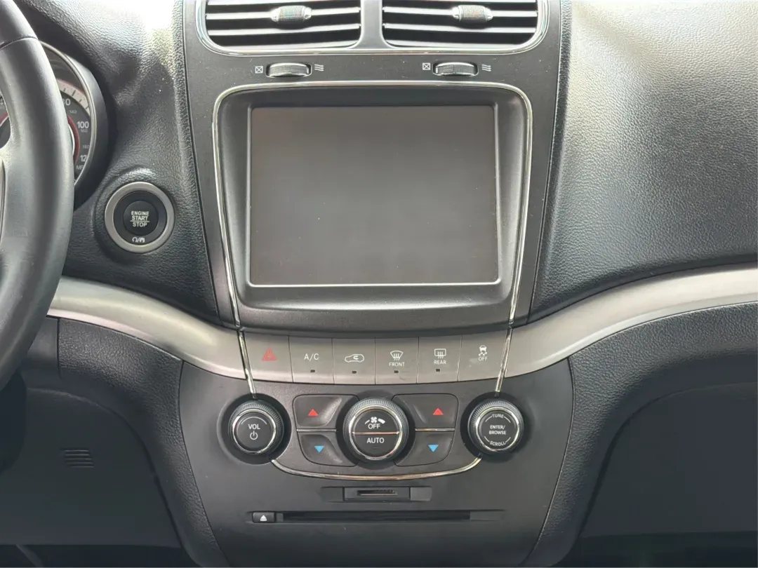 2018 Dodge Journey Crossroad FWD (3C4PDCGBXJT) with an 2.4L L4 DOHC 16V engine, 4-Speed Automatic transmission, located at 1951 S Dayton Lakeview Rd., New Carlisle, OH, 45344, (937) 908-9800, 39.890999, -84.050255 - **Discover Your Next Adventure with the 2018 Dodge Journey at Advantage Car and Credit!** <br /> <br /> Are you in the market for a reliable SUV that can comfortably accommodate your family, handle your daily commute, and take you on unforgettable weekend adventures? Look no further than the 2018 Do - Photo#13