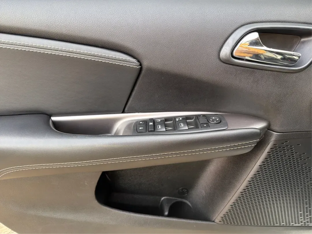 2018 Dodge Journey Crossroad FWD (3C4PDCGBXJT) with an 2.4L L4 DOHC 16V engine, 4-Speed Automatic transmission, located at 1951 S Dayton Lakeview Rd., New Carlisle, OH, 45344, (937) 908-9800, 39.890999, -84.050255 - **Discover Your Next Adventure with the 2018 Dodge Journey at Advantage Car and Credit!** <br /> <br /> Are you in the market for a reliable SUV that can comfortably accommodate your family, handle your daily commute, and take you on unforgettable weekend adventures? Look no further than the 2018 Do - Photo#19