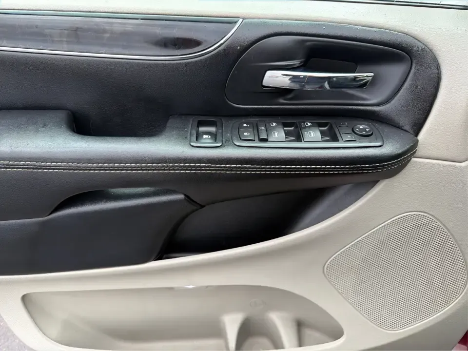 2017 Dodge Grand Caravan (2C4RDGCG2HR) with an Pentastar 3.6L V-6 DOHC engine, located at 8750 N County Rd 25A, Piqua, OH, 45356, (937) 908-9800, 40.164391, -84.232513 - Are you ready to elevate your family adventures or daily commutes with a vehicle that combines space, comfort, and reliability? Look no further than the 2017 Dodge Grand Caravan SXT, now available at Advantage Car and Credit in New Carlisle, OH. This versatile passenger van is perfect for growing fa - Photo#19