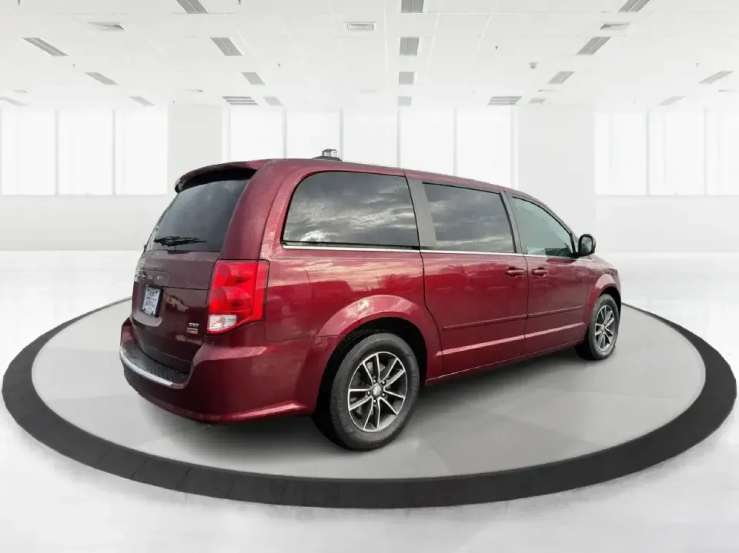 2017 Dodge Grand Caravan SXT (2C4RDGCG2HR) with an Pentastar 3.6L V-6 DOHC engine, 6A transmission, located at 1230 East Main St, Xenia, OH, 45385, (937) 908-9800, 39.688026, -83.910172 - Are you ready to elevate your family adventures or daily commutes with a vehicle that combines space, comfort, and reliability? Look no further than the 2017 Dodge Grand Caravan SXT, now available at Advantage Car and Credit in New Carlisle, OH. This versatile passenger van is perfect for growing fa - Photo#2