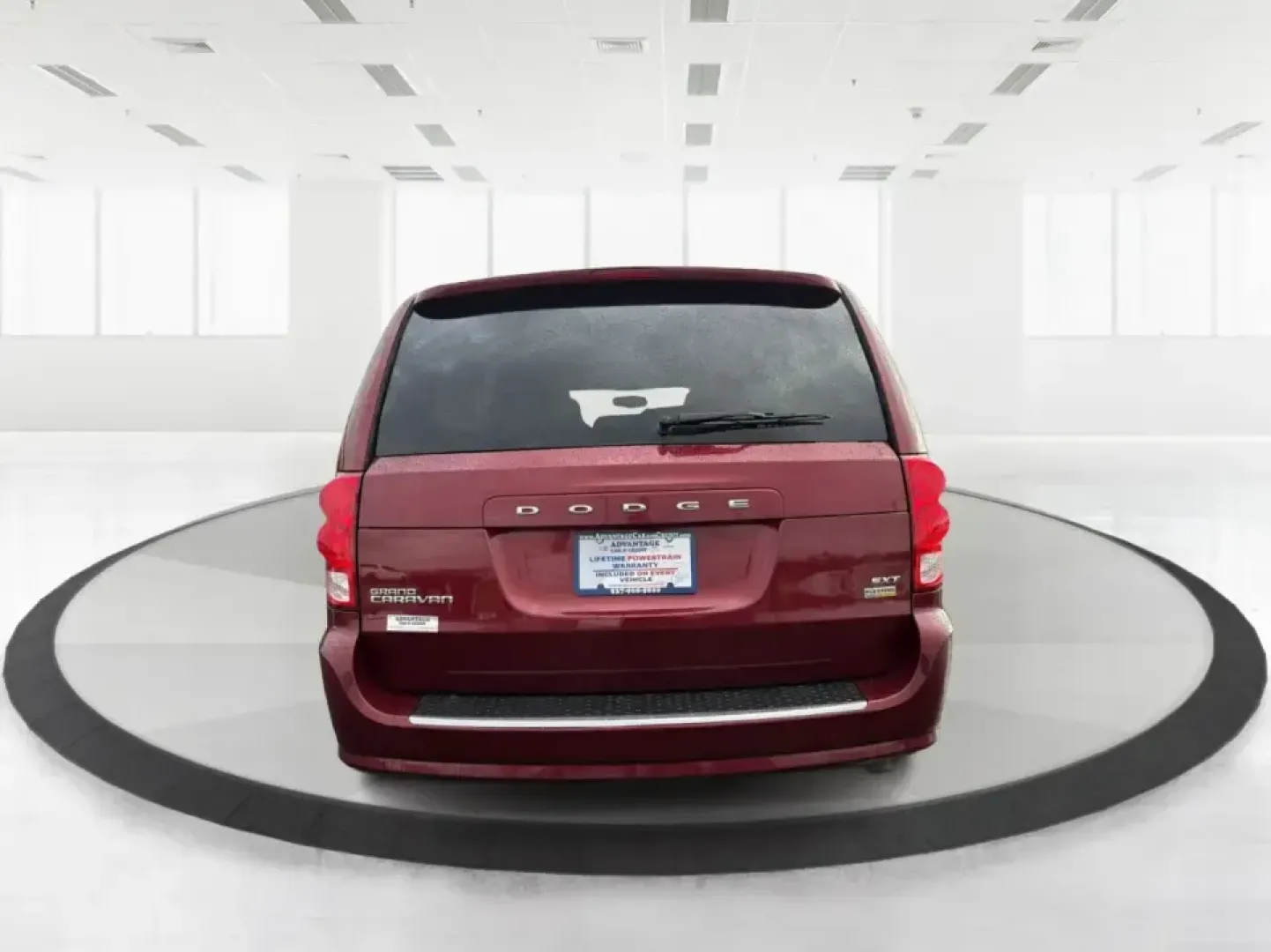 2017 Dodge Grand Caravan SXT (2C4RDGCG2HR) with an Pentastar 3.6L V-6 DOHC engine, 6A transmission, located at 1230 East Main St, Xenia, OH, 45385, (937) 908-9800, 39.688026, -83.910172 - Are you ready to elevate your family adventures or daily commutes with a vehicle that combines space, comfort, and reliability? Look no further than the 2017 Dodge Grand Caravan SXT, now available at Advantage Car and Credit in New Carlisle, OH. This versatile passenger van is perfect for growing fa - Photo#3