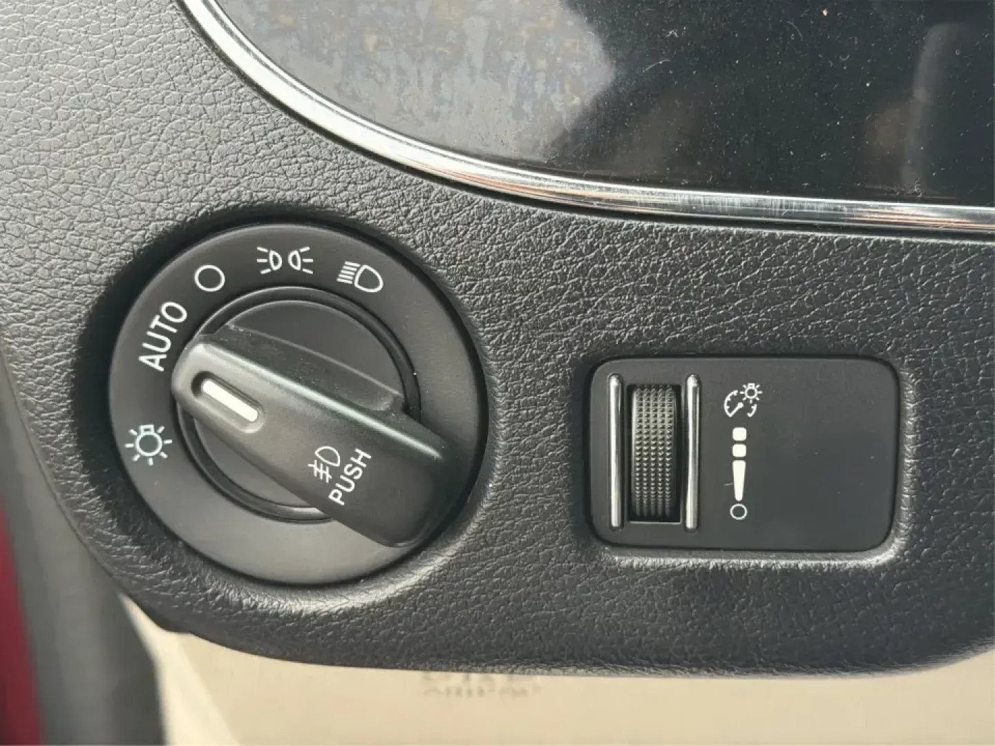 2017 Dodge Grand Caravan SXT (2C4RDGCG2HR) with an Pentastar 3.6L V-6 DOHC engine, 6A transmission, located at 1230 East Main St, Xenia, OH, 45385, (937) 908-9800, 39.688026, -83.910172 - Are you ready to elevate your family adventures or daily commutes with a vehicle that combines space, comfort, and reliability? Look no further than the 2017 Dodge Grand Caravan SXT, now available at Advantage Car and Credit in New Carlisle, OH. This versatile passenger van is perfect for growing fa - Photo#17