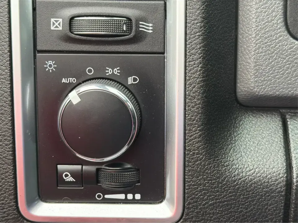 2019 Ram 1500 SLT Crew Cab 4x4 6'4 Box (1C6RR7TT2KS) with an 5.7L V8 OHV 16V engine, 8A transmission, located at 1230 East Main St, Xenia, OH, 45385, (937) 908-9800, 39.688026, -83.910172 - **Unleash Your Adventurous Spirit with the 2019 Ram 1500 SLT Crew Cab 4x4!**<br /> <br /> Are you ready to elevate your lifestyle and take on new adventures? Whether you're hauling equipment for your weekend projects or embarking on a family road trip, the 2019 Ram 1500 SLT Crew Cab 4x4 is designed - Photo#16