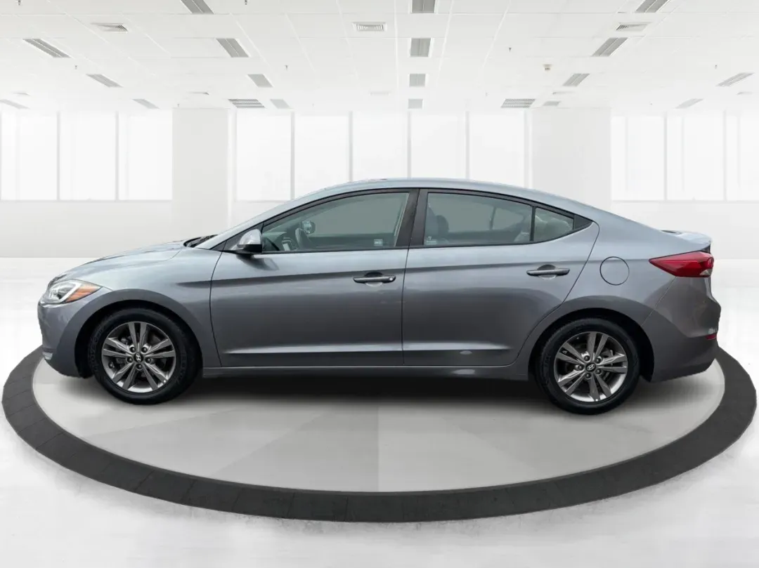 2018 Hyundai Elantra SEL (5NPD84LF2JH) with an Nu 2L I-4 DOHC engine, located at 1099 N County Rd 25A, Troy, OH, 45373, (937) 908-9800, 40.057079, -84.212883 - **Discover Your Next Adventure with the 2018 Hyundai Elantra SEL at Advantage Car and Credit - Troy**<br /> <br /> Are you in search of a reliable and stylish sedan for your daily commute, family outings, or weekend getaways? Look no further than the 2018 Hyundai Elantra SEL, available now at Advant - Photo#5