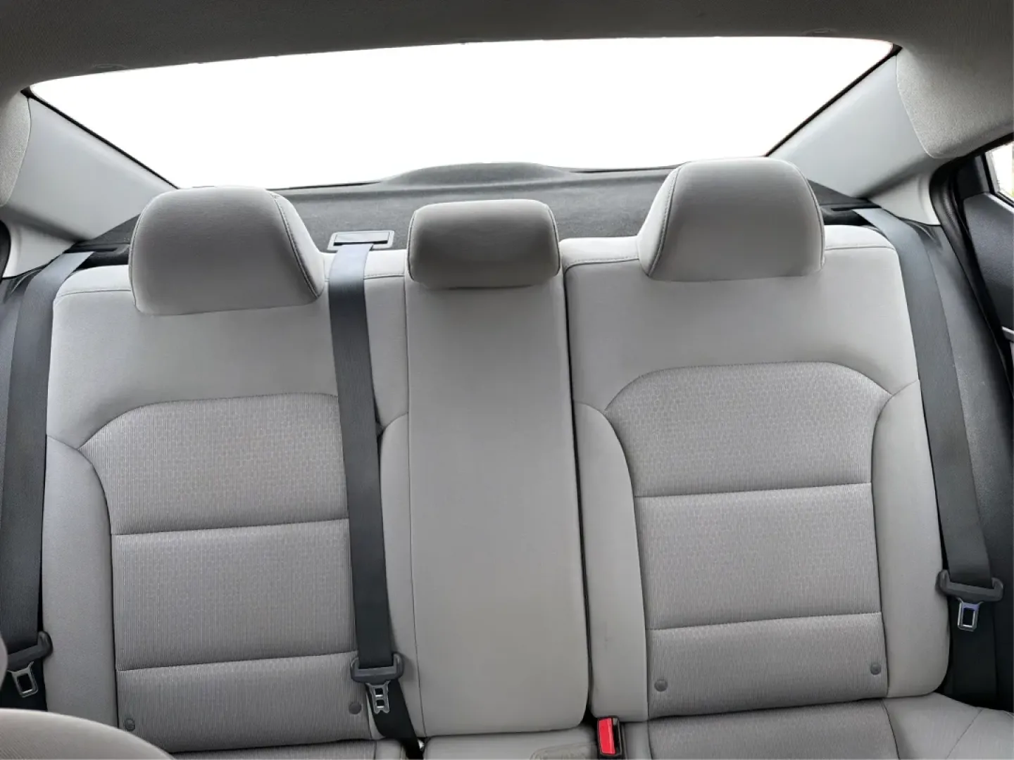 2018 Hyundai Elantra SEL (5NPD84LF2JH) with an Nu 2L I-4 DOHC engine, 6A transmission, located at 1951 S Dayton Lakeview Rd., New Carlisle, OH, 45344, (937) 908-9800, 39.890999, -84.050255 - **Discover Your Next Adventure with the 2018 Hyundai Elantra SEL at Advantage Car and Credit - Troy**<br /> <br /> Are you in search of a reliable and stylish sedan for your daily commute, family outings, or weekend getaways? Look no further than the 2018 Hyundai Elantra SEL, available now at Advant - Photo#14