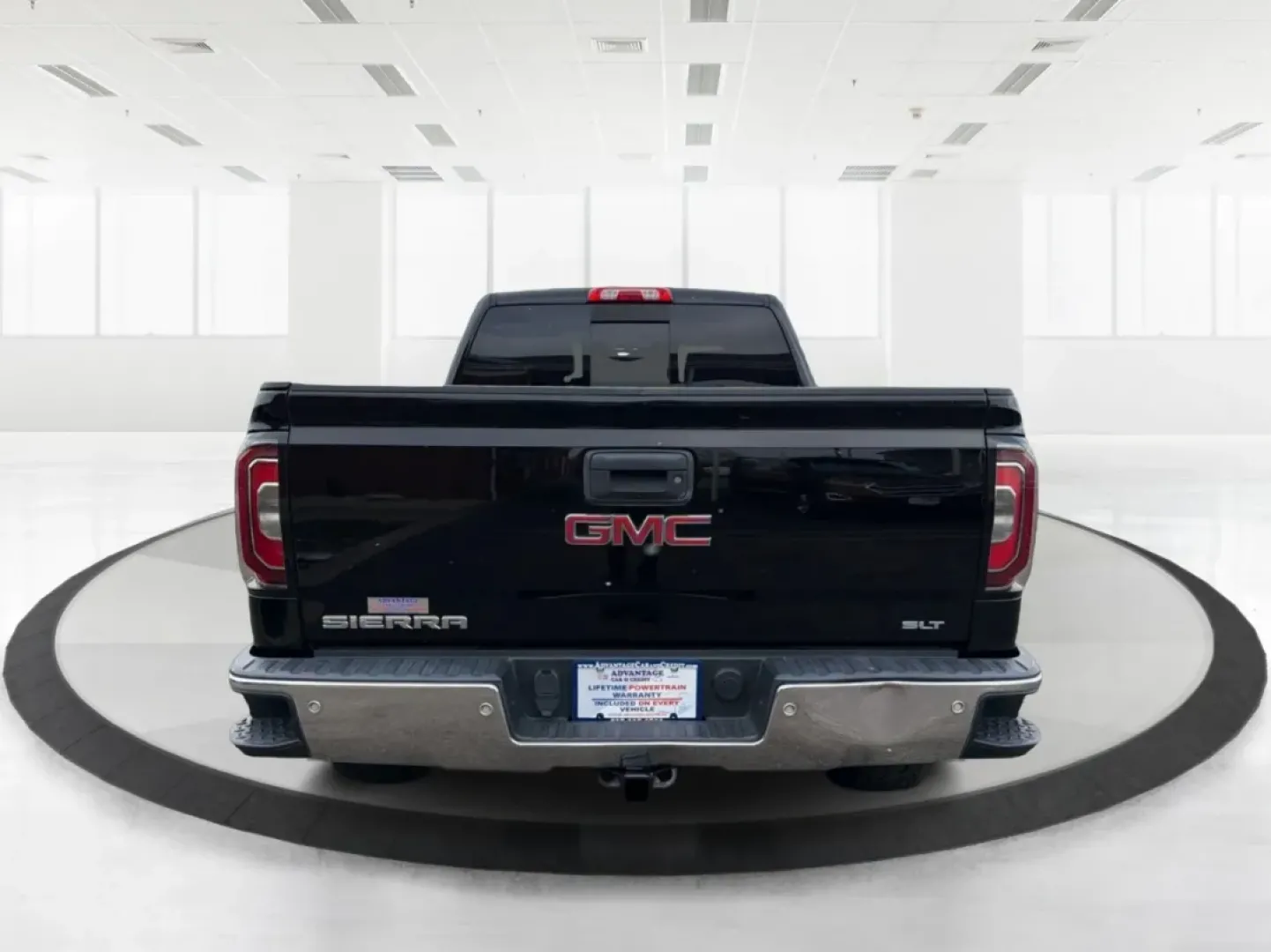 2017 GMC Sierra 1500 SLT (3GTU2NEC8HG) with an EcoTec3 6.2L V-8 gasoline direct injection engine, located at 880 E. National Road, Vandalia, OH, 45377, (937) 908-9800, 39.891918, -84.183594 - **Discover the Perfect Blend of Power and Comfort with the 2017 GMC Sierra 1500 SLT**<br /> <br /> Are you searching for a versatile vehicle that can handle everything from family road trips to weekend adventures? Look no further than the 2017 GMC Sierra 1500 SLT, now available at Advantage Car and - Photo#3
