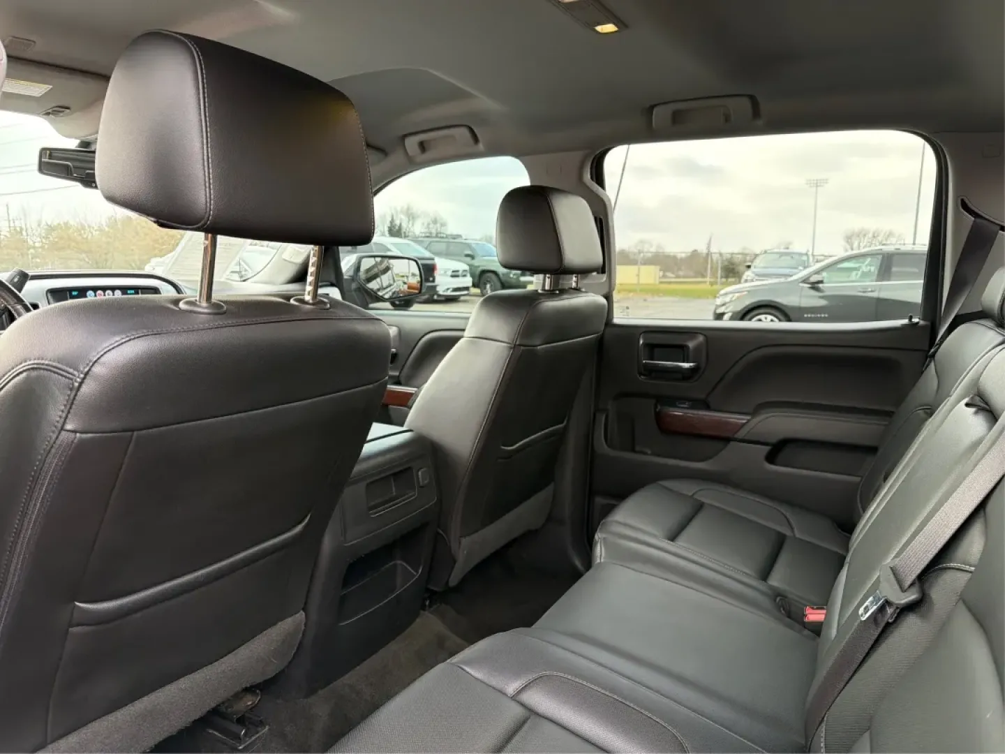 2017 GMC Sierra 1500 SLT (3GTU2NEC8HG) with an EcoTec3 6.2L V-8 gasoline direct injection engine, located at 880 E. National Road, Vandalia, OH, 45377, (937) 908-9800, 39.891918, -84.183594 - **Discover the Perfect Blend of Power and Comfort with the 2017 GMC Sierra 1500 SLT**<br /> <br /> Are you searching for a versatile vehicle that can handle everything from family road trips to weekend adventures? Look no further than the 2017 GMC Sierra 1500 SLT, now available at Advantage Car and - Photo#10