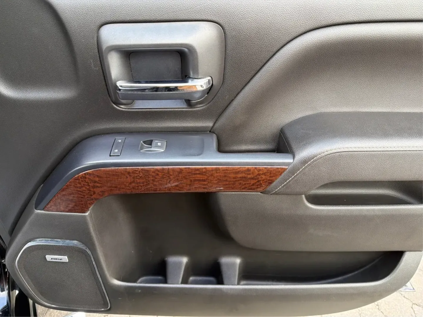 2017 GMC Sierra 1500 SLT (3GTU2NEC8HG) with an EcoTec3 6.2L V-8 gasoline direct injection engine, located at 880 E. National Road, Vandalia, OH, 45377, (937) 908-9800, 39.891918, -84.183594 - **Discover the Perfect Blend of Power and Comfort with the 2017 GMC Sierra 1500 SLT**<br /> <br /> Are you searching for a versatile vehicle that can handle everything from family road trips to weekend adventures? Look no further than the 2017 GMC Sierra 1500 SLT, now available at Advantage Car and - Photo#19