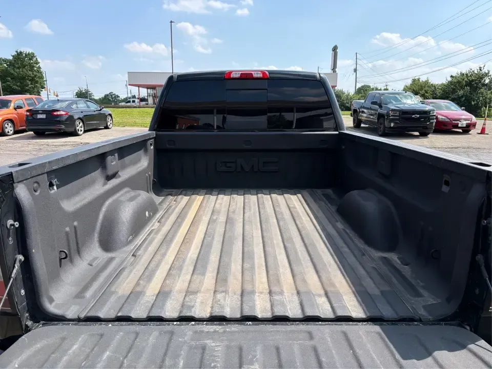 2017 GMC Sierra SLT (3GTU2NEC8HG) with an 5.3L V8 engine, 8-speed automatic transmission, located at 8750 N County Rd 25A, Piqua, OH, 45356, (937) 908-9800, 40.164391, -84.232513 - Need a truck that can handle weekday work, weekend lake runs, and Ohio winters without feeling like you're sacrificing comfort? This 2017 GMC Sierra 1500 SLT 4WD is built for real life in and around Piqua-whether you're towing on Friday, loading up the crew for a Saturday project, or heading up I75- Photo#12