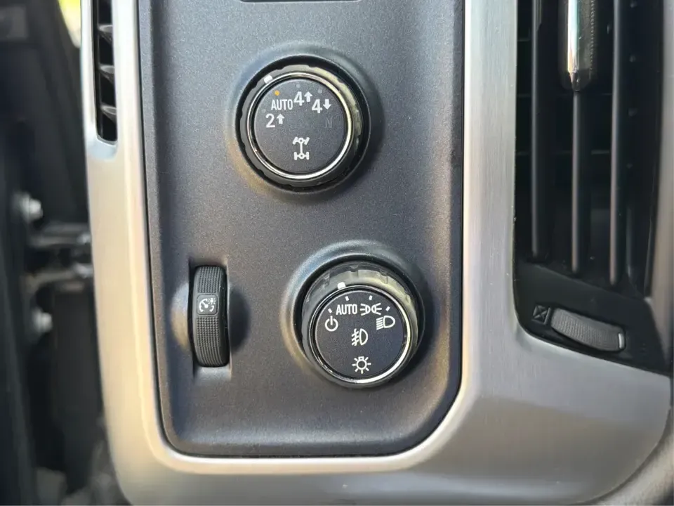 2017 GMC Sierra SLT (3GTU2NEC8HG) with an 5.3L V8 engine, 8-speed automatic transmission, located at 8750 N County Rd 25A, Piqua, OH, 45356, (937) 908-9800, 40.164391, -84.232513 - Need a truck that can handle weekday work, weekend lake runs, and Ohio winters without feeling like you're sacrificing comfort? This 2017 GMC Sierra 1500 SLT 4WD is built for real life in and around Piqua-whether you're towing on Friday, loading up the crew for a Saturday project, or heading up I75- Photo#17