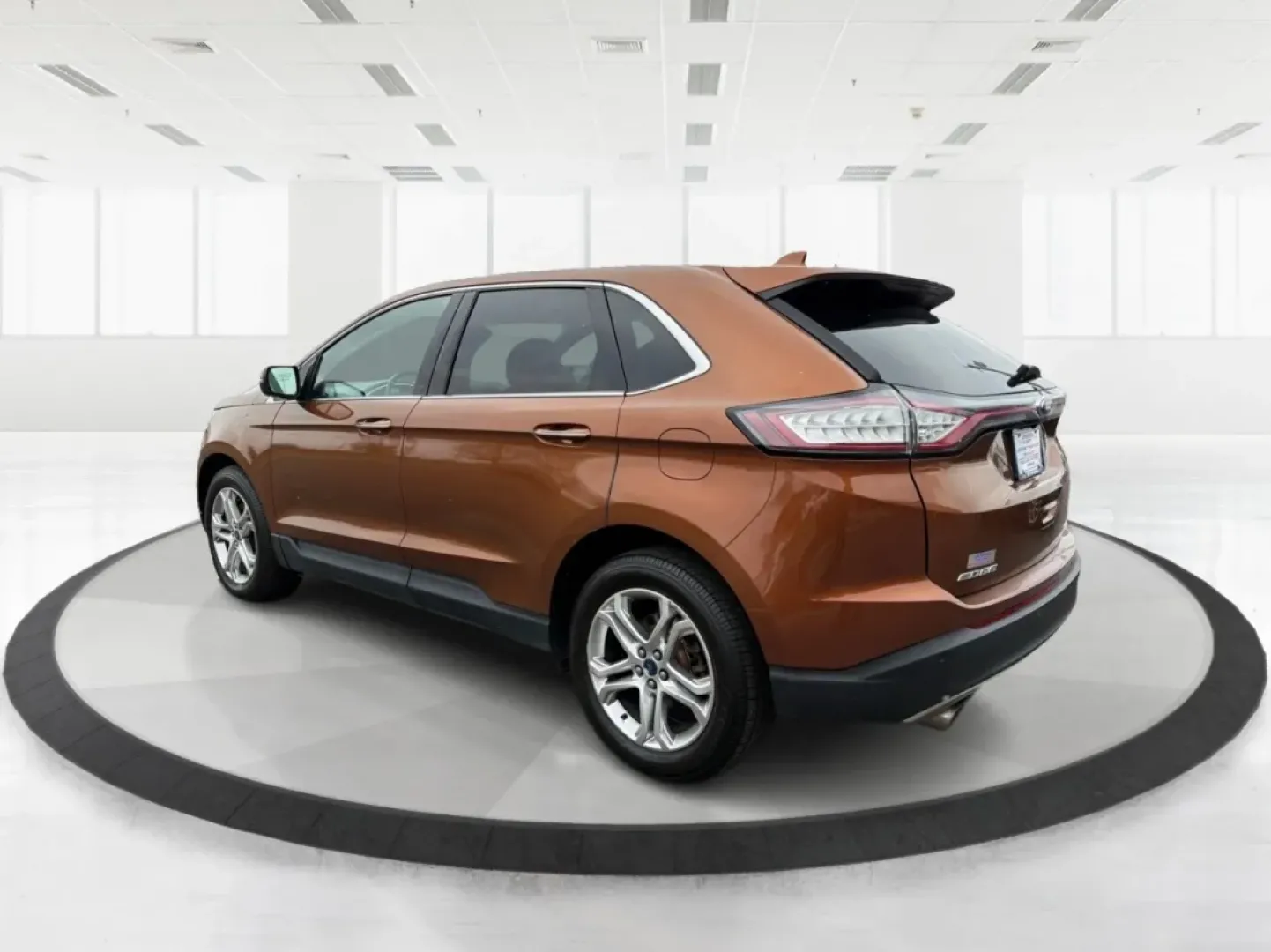 2017 Ford Edge Titanium (2FMPK4K93HB) with an 2.0L L4 DOHC 16V engine, 6A transmission, located at 880 E. National Road, Vandalia, OH, 45377, (937) 908-9800, 39.891918, -84.183594 - **Discover the Perfect Family SUV: 2017 Ford Edge Titanium at Advantage Car and Credit - Vandalia!** <br /> <br /> Are you ready to elevate your family adventures or daily commutes? The 2017 Ford Edge Titanium is the SUV that seamlessly combines style, comfort, and capability, making it a fantastic - Photo#4