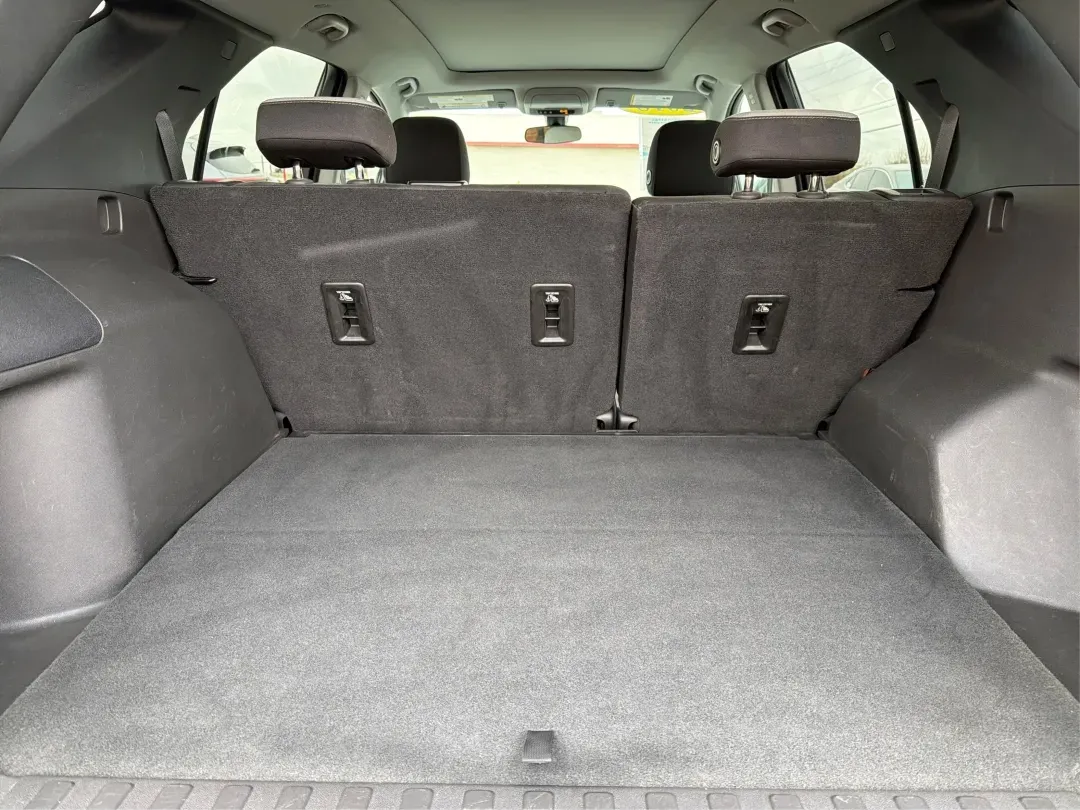 2018 Chevrolet Equinox LT (3GNAXTEX8JS) with an 2L I-4 gasoline direct injection engine, located at 1230 East Main St, Xenia, OH, 45385, (937) 908-9800, 39.688026, -83.910172 - Are you ready for your next adventure? Whether you're embarking on a weekend getaway with family or tackling the daily commute with style, the 2018 Chevrolet Equinox LT is the perfect companion for all of life's journeys. This SUV, available at Advantage Car and Credit in Xenia, OH, combines versati - Photo#12