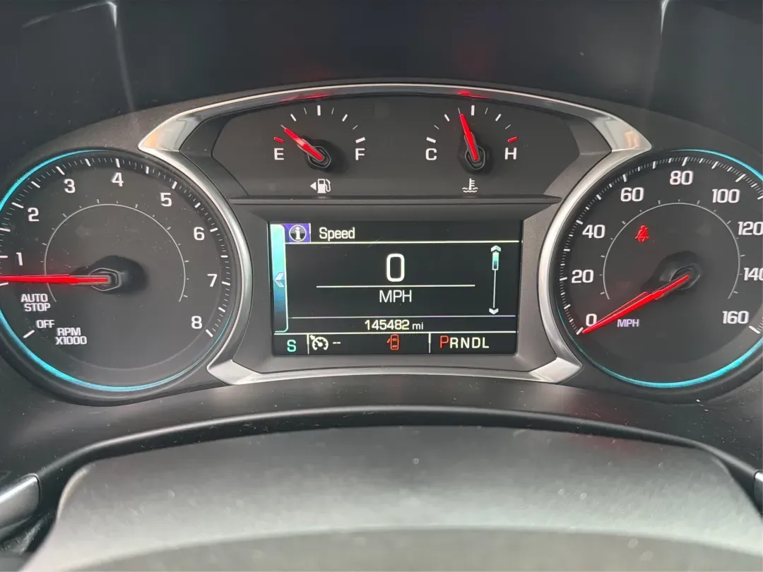 2018 Chevrolet Equinox LT (3GNAXTEX8JS) with an 2L I-4 gasoline direct injection engine, located at 1230 East Main St, Xenia, OH, 45385, (937) 908-9800, 39.688026, -83.910172 - Are you ready for your next adventure? Whether you're embarking on a weekend getaway with family or tackling the daily commute with style, the 2018 Chevrolet Equinox LT is the perfect companion for all of life's journeys. This SUV, available at Advantage Car and Credit in Xenia, OH, combines versati - Photo#15