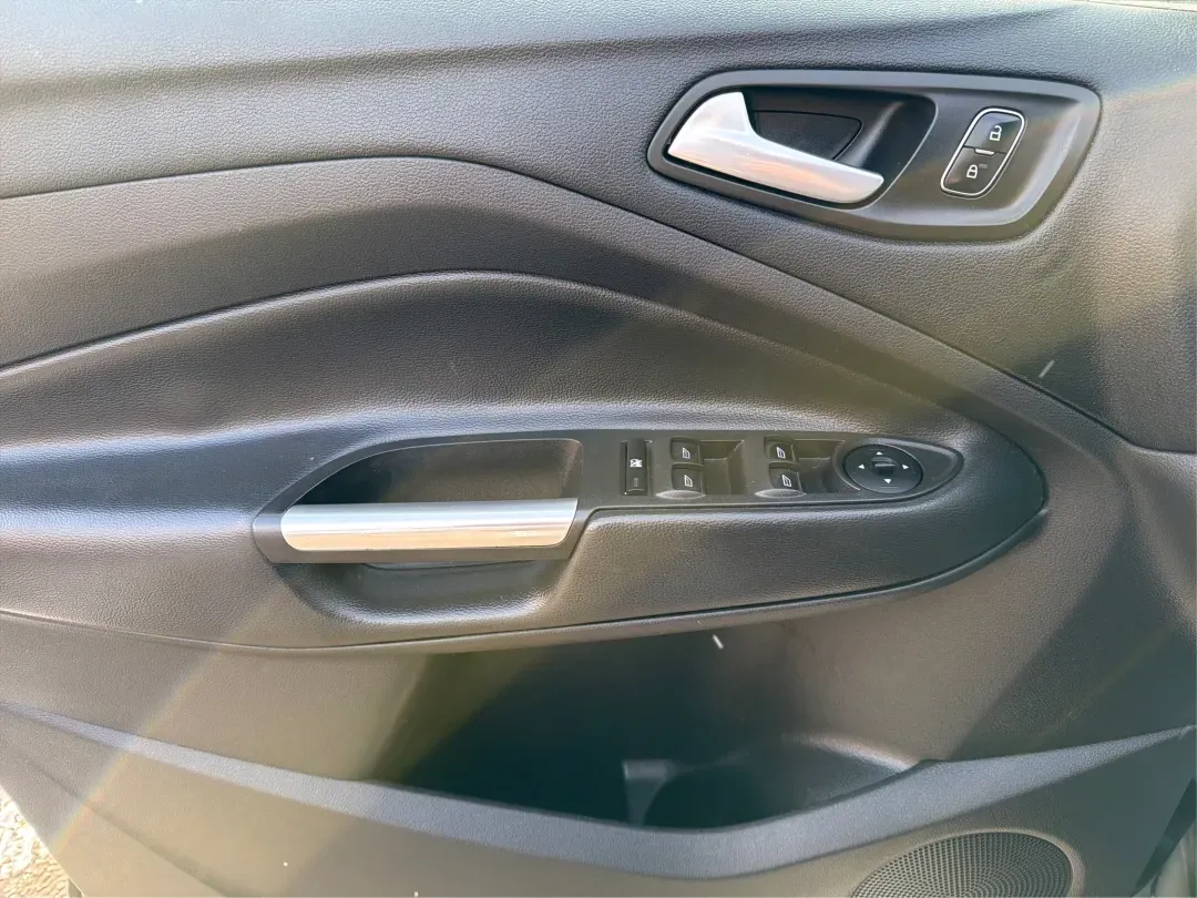 2018 Ford Escape SE (1FMCU9GD6JU) with an Other engine, located at 8750 N County Rd 25A, Piqua, OH, 45356, (937) 908-9800, 40.164391, -84.232513 - Are you looking for the perfect vehicle that can handle your busy lifestyle while keeping you comfortable and safe? Look no further than this 2018 Ford Escape SE at Advantage Car and Credit in Piqua, OH. This versatile SUV is ideal for families on the go, weekend adventurers, and even commuters who - Photo#19