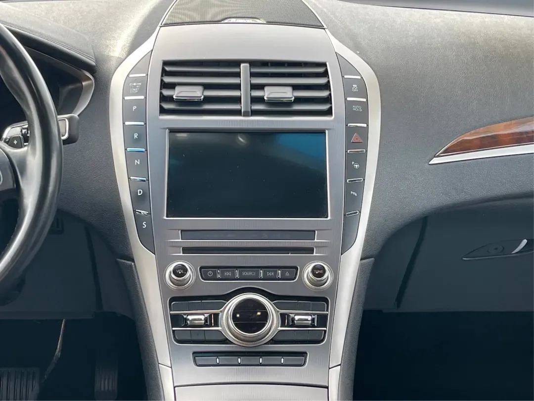 2017 Lincoln MKZ Reserve (3LN6L5FC1HR) with an Other engine, located at 1230 East Main St, Xenia, OH, 45385, (937) 908-9800, 39.688026, -83.910172 - Are you ready to elevate your daily commute or weekend getaways? Look no further than this stunning 2017 Lincoln MKZ Reserve, the perfect sedan for those who appreciate luxury and performance. At Advantage Car and Credit - Piqua, located at 8750 N County Rd 25A in Piqua, OH 45356, we offer flexible - Photo#13