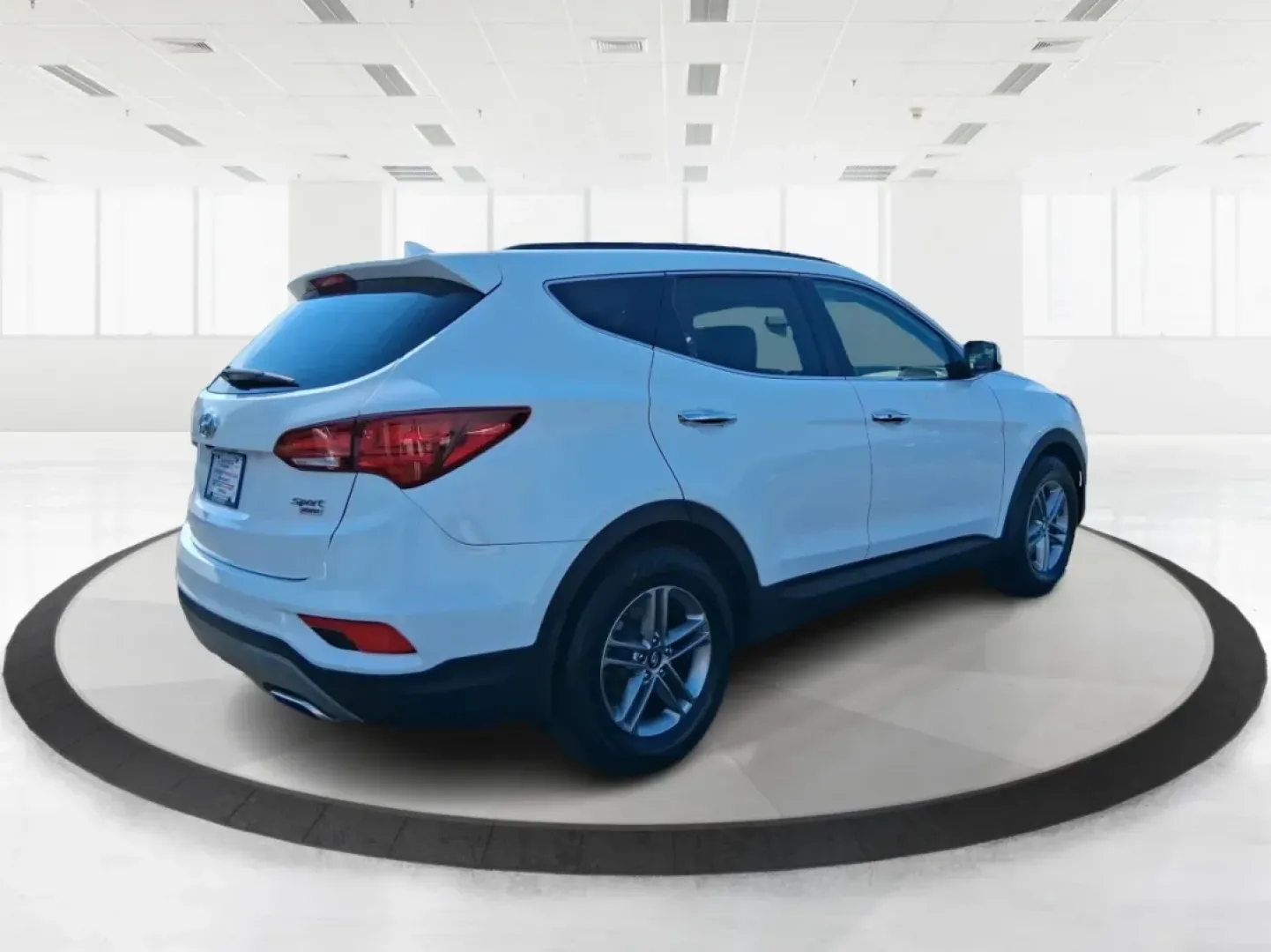 2018 Hyundai Santa Fe 2.4L (5NMZUDLB3JH) with an Theta II 2.4L I-4 gasoline direct injection engine, located at 880 E. National Road, Vandalia, OH, 45377, (937) 908-9800, 39.891918, -84.183594 - **Explore New Adventures with the 2018 Hyundai Santa Fe at Advantage Car and Credit - Vandalia!**<br /> <br /> Are you ready to elevate your family adventures or conquer your daily commute with style and confidence? The 2018 Hyundai Santa Fe is the perfect blend of spaciousness, reliability, and mod - Photo#2