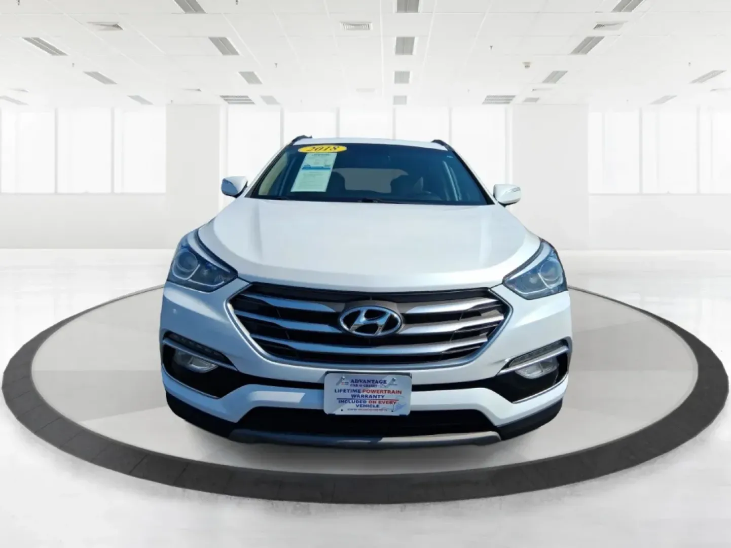 2018 Hyundai Santa Fe 2.4L (5NMZUDLB3JH) with an Theta II 2.4L I-4 gasoline direct injection engine, located at 880 E. National Road, Vandalia, OH, 45377, (937) 908-9800, 39.891918, -84.183594 - **Explore New Adventures with the 2018 Hyundai Santa Fe at Advantage Car and Credit - Vandalia!**<br /> <br /> Are you ready to elevate your family adventures or conquer your daily commute with style and confidence? The 2018 Hyundai Santa Fe is the perfect blend of spaciousness, reliability, and mod - Photo#7