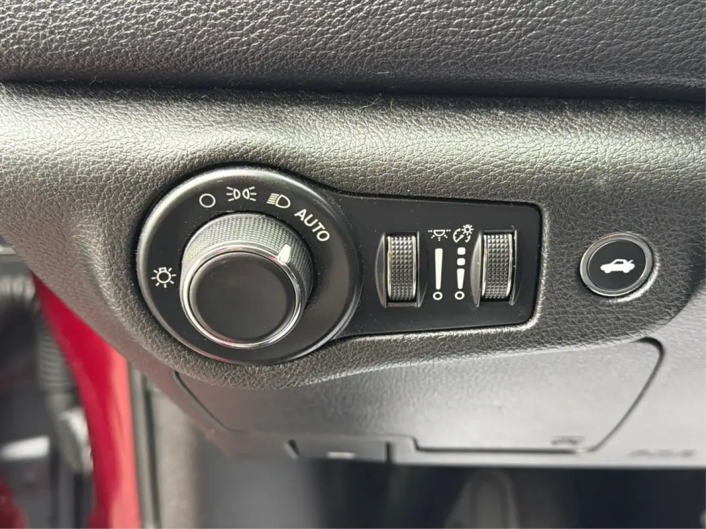 2015 Chrysler 200 Limited (1C3CCCAB7FN) with an Other engine, located at 1099 N County Rd 25A, Troy, OH, 45373, (937) 908-9800, 40.057079, -84.212883 - **Discover the Perfect Blend of Style and Comfort with the 2015 Chrysler 200 at Advantage Car and Credit - Troy!**<br /> <br /> Are you seeking a dependable sedan that can comfortably handle your daily commute while also adapting to weekend adventures? Look no further than this stunning 2015 Chrysle - Photo#17