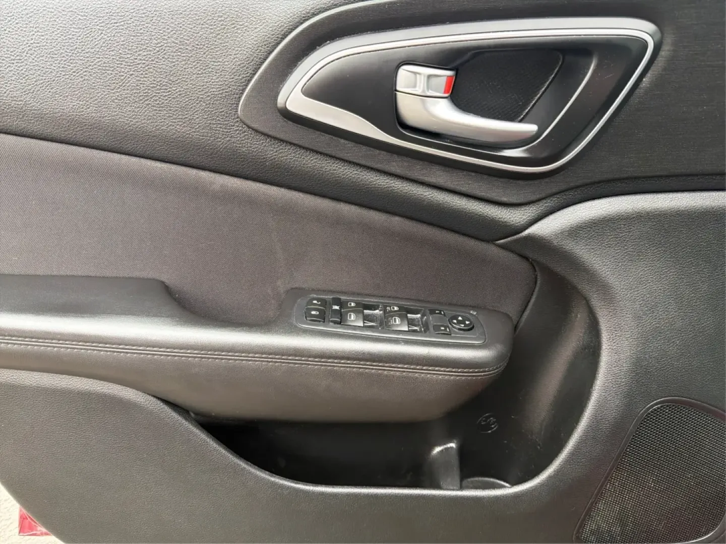 2015 Chrysler 200 Limited (1C3CCCAB7FN) with an Other engine, located at 1099 N County Rd 25A, Troy, OH, 45373, (937) 908-9800, 40.057079, -84.212883 - **Discover the Perfect Blend of Style and Comfort with the 2015 Chrysler 200 at Advantage Car and Credit - Troy!**<br /> <br /> Are you seeking a dependable sedan that can comfortably handle your daily commute while also adapting to weekend adventures? Look no further than this stunning 2015 Chrysle - Photo#18