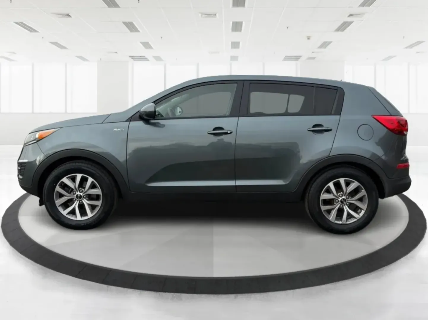 2015 Kia Sportage LX (KNDPBCAC6F7) with an Other engine, located at 1184 Kauffman Ave, Fairborn, OH, 45324, (937) 908-9800, 39.807072, -84.030914 - **Unleash Your Adventurous Spirit with the 2015 Kia Sportage LX in Moraine, OH!**<br /> <br /> Are you ready to elevate your lifestyle with a vehicle that perfectly marries practicality and style? The 2015 Kia Sportage LX is your ticket to unforgettable weekend adventures, family outings, and daily - Photo#5
