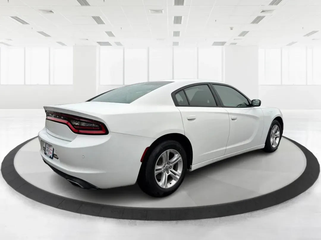 2015 Dodge Charger SE (2C3CDXBG3FH) with an 3.6L V-6 DOHC engine, located at 8750 N County Rd 25A, Piqua, OH, 45356, (937) 908-9800, 40.164391, -84.232513 - Experience the thrill of the open road with the 2015 Dodge Charger SE, a powerful sedan that perfectly balances performance and comfort. This vehicle is an ideal choice for those looking to elevate their daily commute or make unforgettable road trips. Whether you're navigating through the charming s - Photo#2