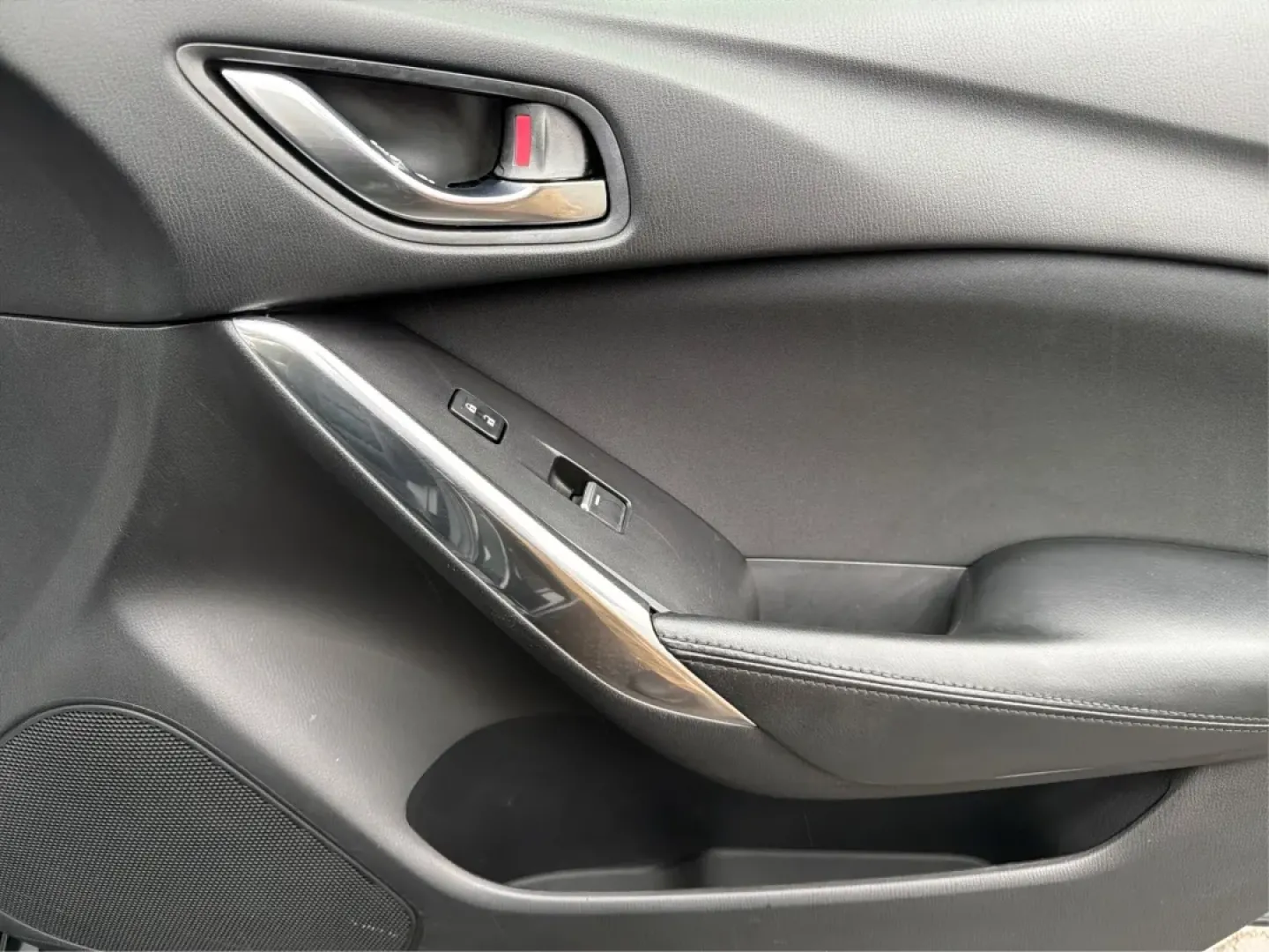 2016 Mazda Mazda6 i Sport (JM1GJ1U57G1) with an SKYACTIV-G 2.5L I-4 gasoline direct injection engine, located at 401 Woodman Dr, Riverside, OH, 45431, (937) 908-9800, 39.760899, -84.123421 - **Drive Your Ambitions with the 2016 Mazda6 i Sport: A Perfect Blend of Style and Comfort**<br /> <br /> Are you looking for a sophisticated sedan that makes your daily commute feel like a joyride? The 2016 Mazda6 i Sport is the ideal choice for budget-conscious buyers who appreciate style, comfort, - Photo#18