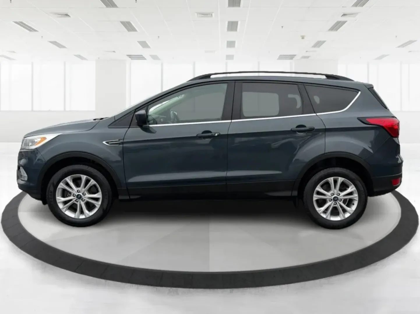 2019 Ford Escape SEL 4WD (1FMCU9HD4KU) with an 1.5L L4 DOHC 16V engine, 6-Speed Automatic transmission, located at 4508 South Dixie Dr, Moraine, OH, 45439, (937) 908-9800, 39.689976, -84.218452 - **Adventure Awaits in the 2019 Ford Escape SEL 4WD: Your Next Family SUV!**<br /> <br /> Embrace the thrill of adventure without compromising comfort and safety with the 2019 Ford Escape SEL 4WD, now available at Advantage Car and Credit - Moraine. Perfect for growing families or anyone seeking a ve - Photo#5