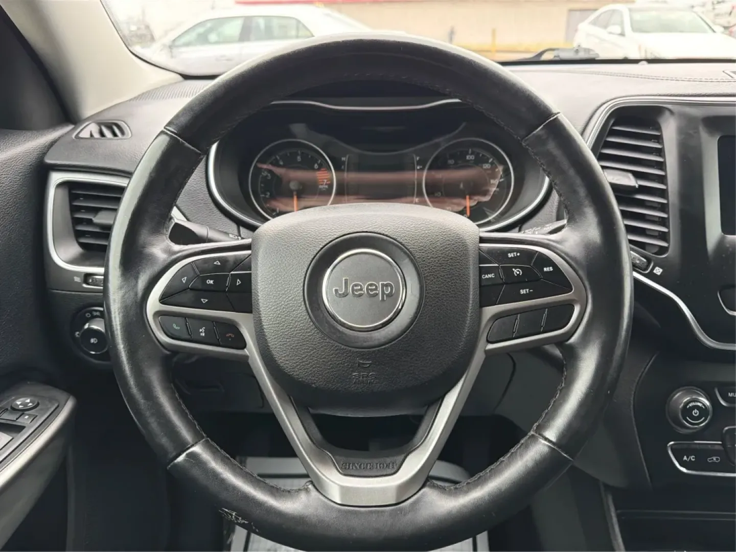 2019 Jeep Cherokee Latitude 4x4 (1C4PJMCB5KD) with an Other engine, located at 4508 South Dixie Dr, Moraine, OH, 45439, (937) 908-9800, 39.689976, -84.218452 - Are you in search of the perfect vehicle to enhance your adventurous lifestyle? Look no further! Advantage Car and Credit in Moraine, OH, presents the ideal ride for those who love exploration and family time alike: the 2019 Jeep Cherokee Latitude 4x4. With its robust capability and family-friendly - Photo#15