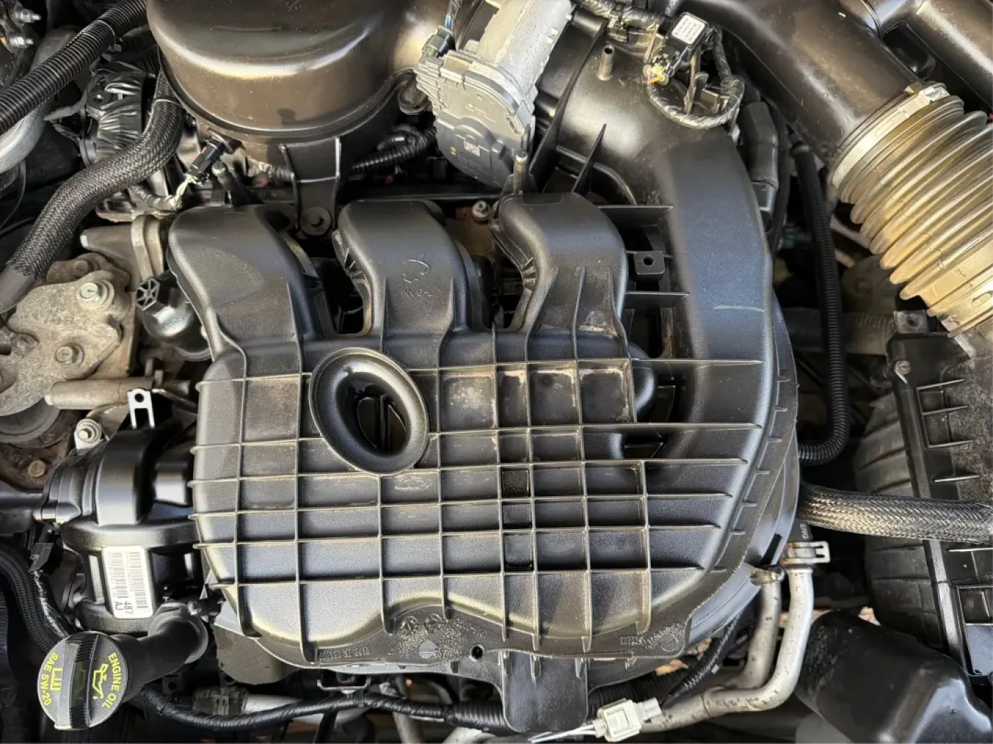 2017 Dodge Journey SXT AWD (3C4PDDBGXHT) with an Pentastar 3.6L V-6 DOHC engine, 6A transmission, located at 880 E. National Road, Vandalia, OH, 45377, (937) 908-9800, 39.891918, -84.183594 - Are you ready to elevate your family adventures or tackle your daily commutes with style and confidence? Look no further than this exceptional **2017 Dodge Journey SXT AWD**. Perfectly suited for growing families or those who crave weekend getaways, this SUV combines versatility, comfort, and perfor - Photo#11