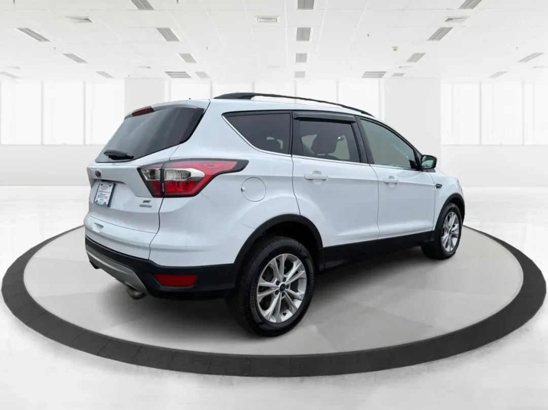 2017 Ford Escape SE (1FMCU0GDXHU) with an Other engine, located at 1184 Kauffman Ave, Fairborn, OH, 45324, (937) 908-9800, 39.807072, -84.030914 - ### Discover Your Next Adventure with the 2017 Ford Escape SE at Advantage Car and Credit - Fairborn<br /> <br /> Are you ready to elevate your daily commute or embark on your next weekend adventure? Look no further than the **2017 Ford Escape SE**, now available at **Advantage Car and Credit** in F - Photo#2