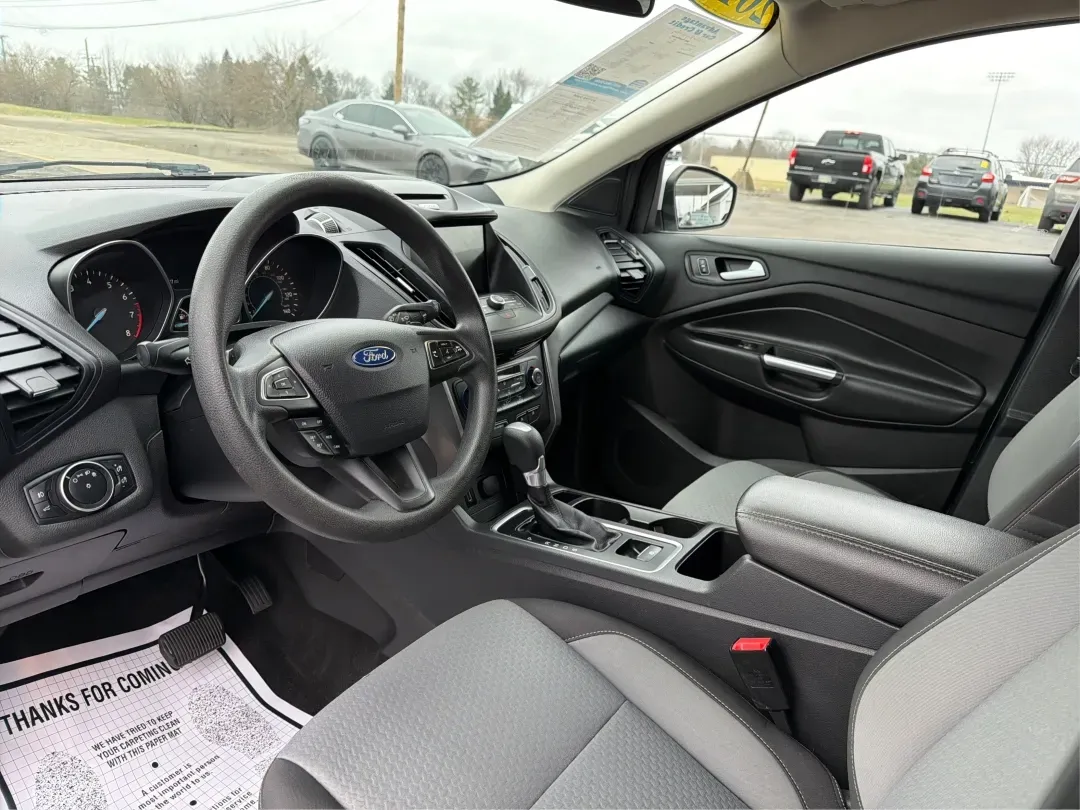 2017 Ford Escape SE (1FMCU0GDXHU) with an Other engine, located at 1184 Kauffman Ave, Fairborn, OH, 45324, (937) 908-9800, 39.807072, -84.030914 - ### Discover Your Next Adventure with the 2017 Ford Escape SE at Advantage Car and Credit - Fairborn<br /> <br /> Are you ready to elevate your daily commute or embark on your next weekend adventure? Look no further than the **2017 Ford Escape SE**, now available at **Advantage Car and Credit** in F - Photo#9