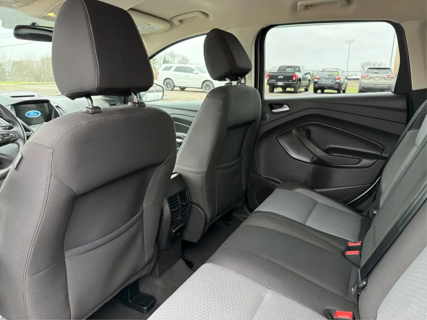 2017 Ford Escape SE (1FMCU0GDXHU) with an 1.5L L4 DOHC 16V engine, 6A transmission, located at 1184 Kauffman Ave, Fairborn, OH, 45324, (937) 908-9800, 39.807072, -84.030914 - ### Discover Your Next Adventure with the 2017 Ford Escape SE at Advantage Car and Credit - Fairborn<br /> <br /> Are you ready to elevate your daily commute or embark on your next weekend adventure? Look no further than the **2017 Ford Escape SE**, now available at **Advantage Car and Credit** in F - Photo#10