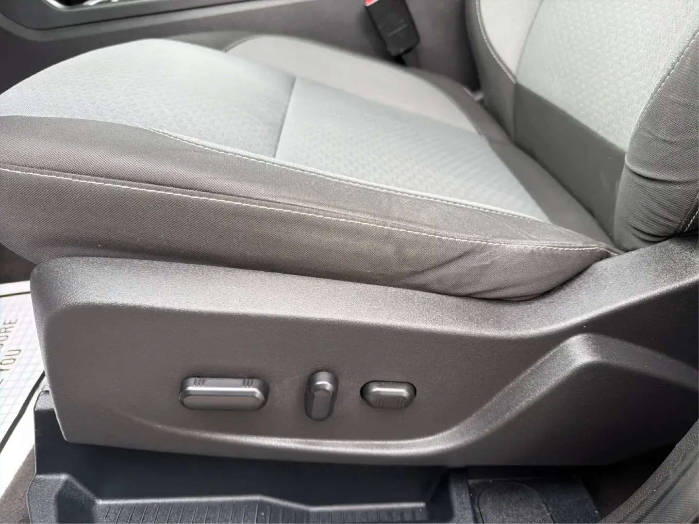 2017 Ford Escape SE (1FMCU0GDXHU) with an 1.5L L4 DOHC 16V engine, 6A transmission, located at 1184 Kauffman Ave, Fairborn, OH, 45324, (937) 908-9800, 39.807072, -84.030914 - ### Discover Your Next Adventure with the 2017 Ford Escape SE at Advantage Car and Credit - Fairborn<br /> <br /> Are you ready to elevate your daily commute or embark on your next weekend adventure? Look no further than the **2017 Ford Escape SE**, now available at **Advantage Car and Credit** in F - Photo#18