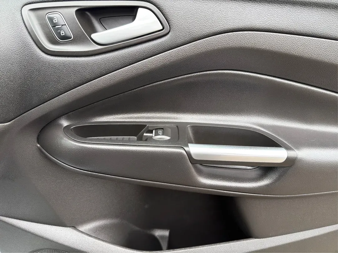 2017 Ford Escape SE (1FMCU0GDXHU) with an Other engine, located at 1184 Kauffman Ave, Fairborn, OH, 45324, (937) 908-9800, 39.807072, -84.030914 - ### Discover Your Next Adventure with the 2017 Ford Escape SE at Advantage Car and Credit - Fairborn<br /> <br /> Are you ready to elevate your daily commute or embark on your next weekend adventure? Look no further than the **2017 Ford Escape SE**, now available at **Advantage Car and Credit** in F - Photo#20