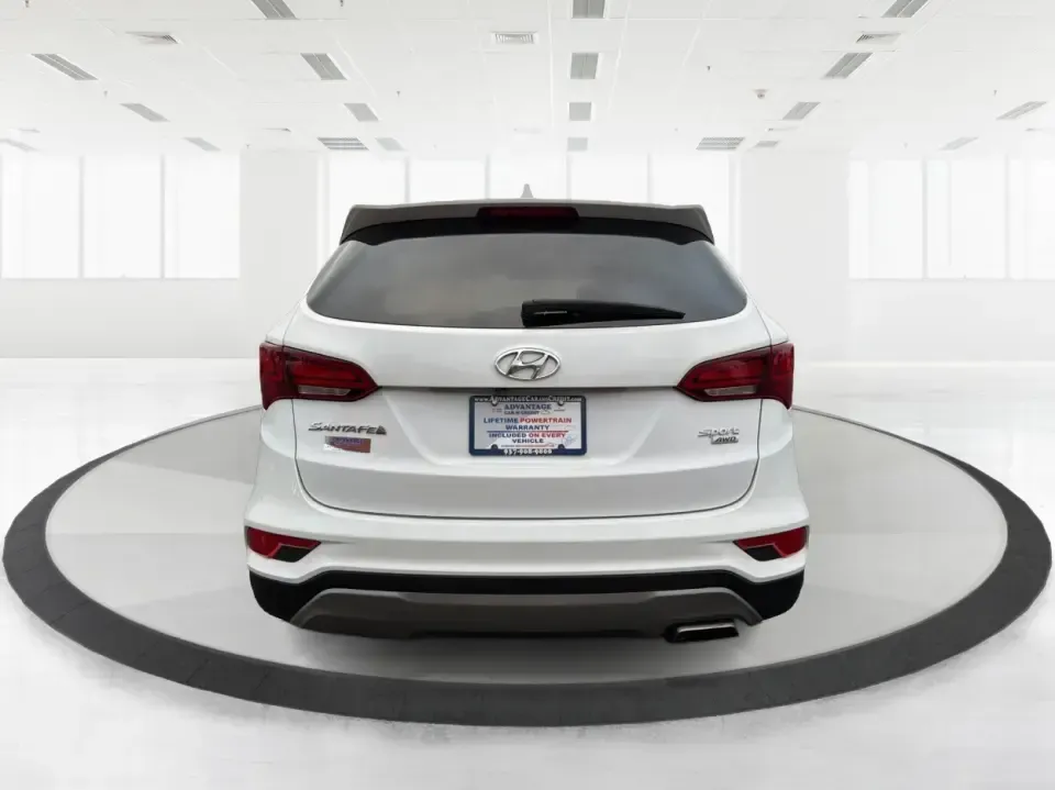 2017 Hyundai Santa Fe 2.4L (5NMZTDLB2HH) with an Theta II 2.4L I-4 gasoline direct injection engine, 6A transmission, located at 4508 South Dixie Dr, Moraine, OH, 45439, (937) 908-9800, 39.689976, -84.218452 - **Elevate Your Family Adventures with the 2017 Hyundai Santa Fe at Advantage Car and Credit!**<br /> <br /> Are you searching for the perfect vehicle to accommodate your growing family or to enhance your weekend getaways? Look no further! The 2017 Hyundai Santa Fe is a versatile and spacious SUV des - Photo#3