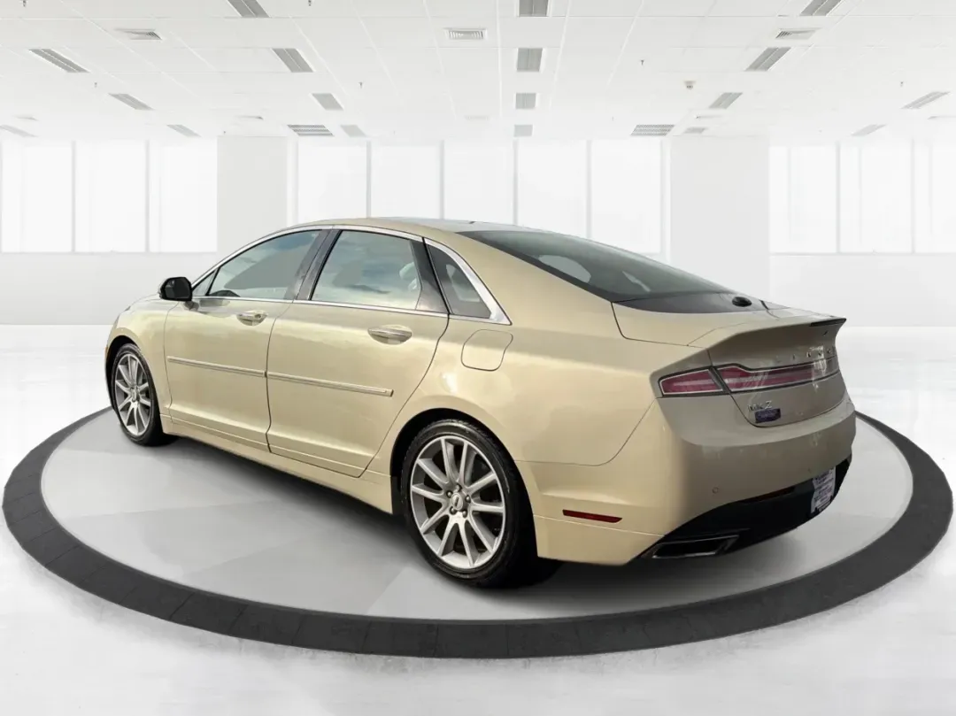 2016 Lincoln MKZ Base (3LN6L2G96GR) with an Other engine, located at 880 E. National Road, Vandalia, OH, 45377, (937) 908-9800, 39.891918, -84.183594 - **Elevate Your Commuting Experience with the 2016 Lincoln MKZ at Advantage Car and Credit - Vandalia!**<br /> <br /> Are you ready to transform your daily commute into a luxurious experience? The 2016 Lincoln MKZ is the perfect blend of sophistication and performance, ideal for those who refuse to c - Photo#4